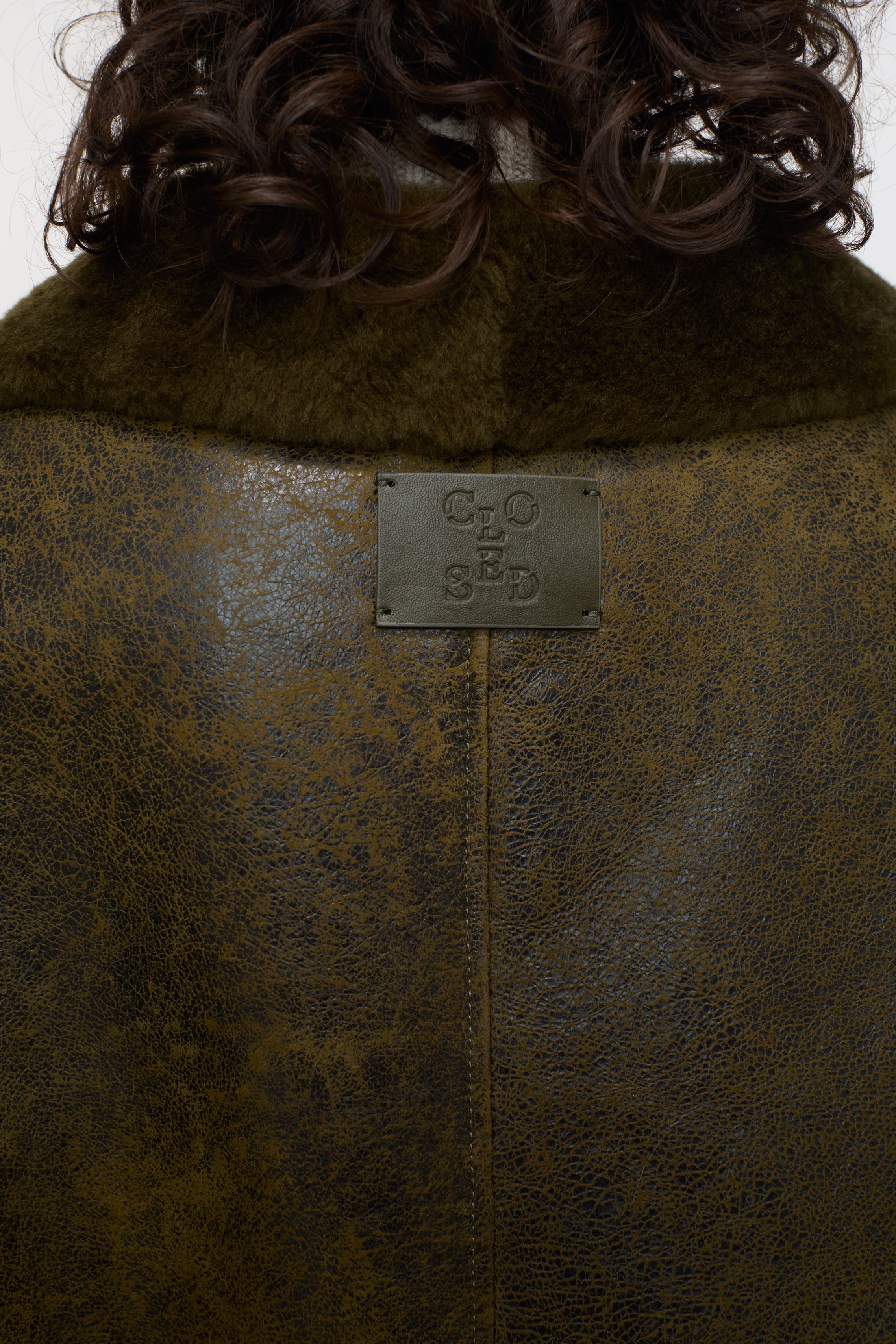 SHEARLING COAT-Jacken & Mäntel-Closed-ARCHIVIST