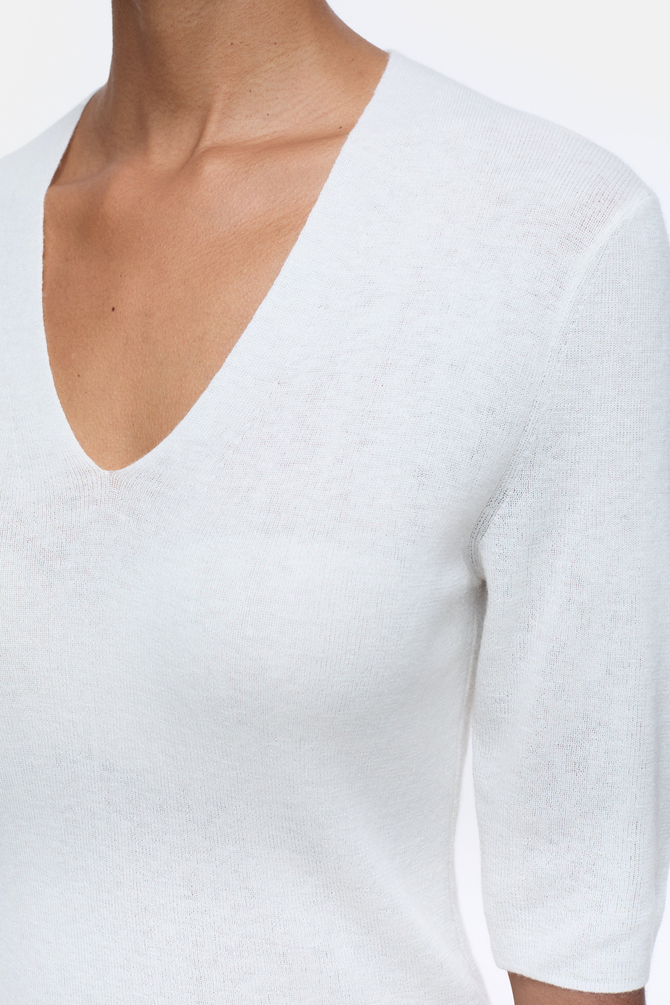 SLIM VNECK SHORT SLEEVE-Strick & Pullover-Closed-ARCHIVIST