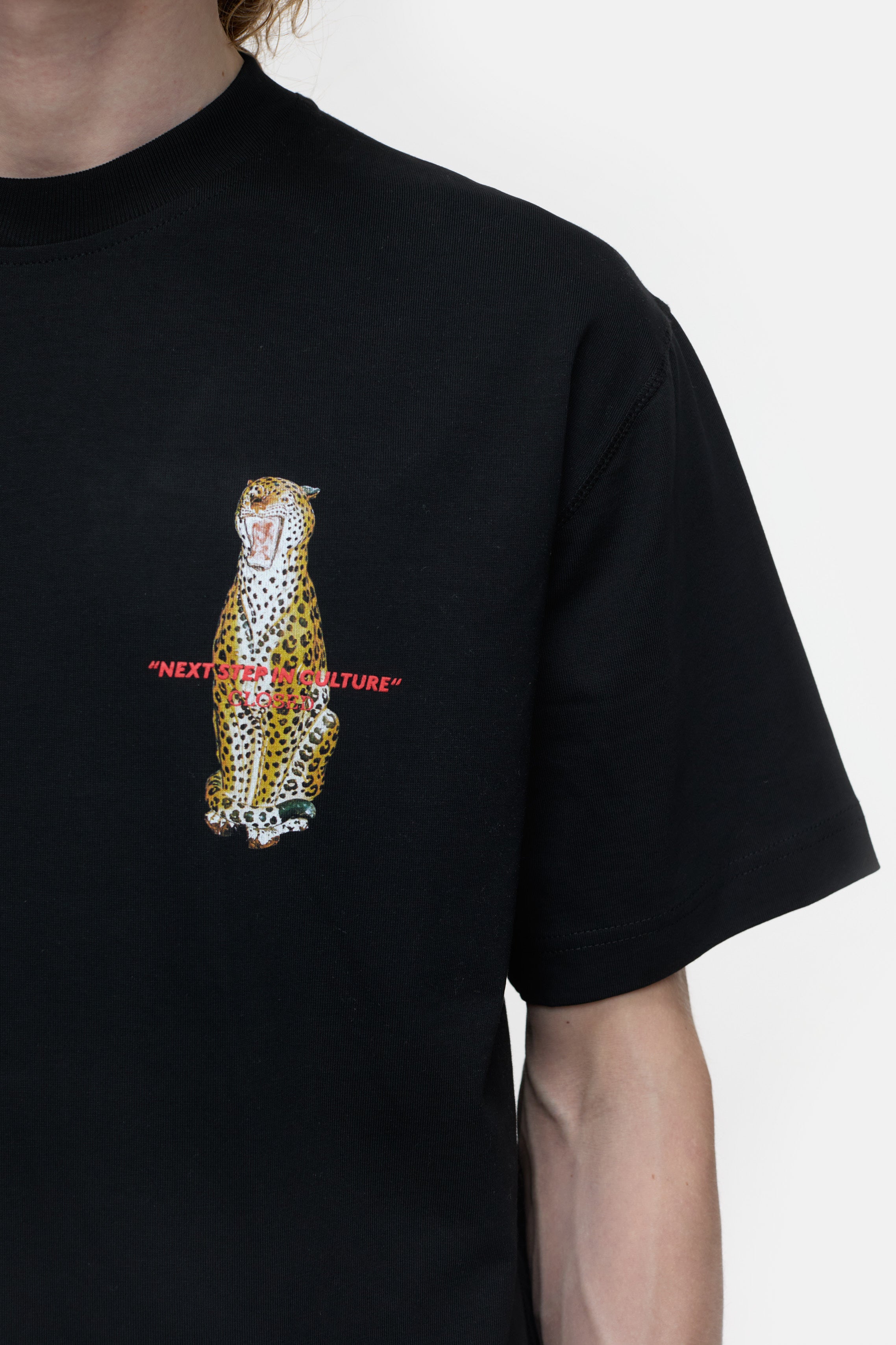 T-SHIRT-Shirts-Closed-ARCHIVIST