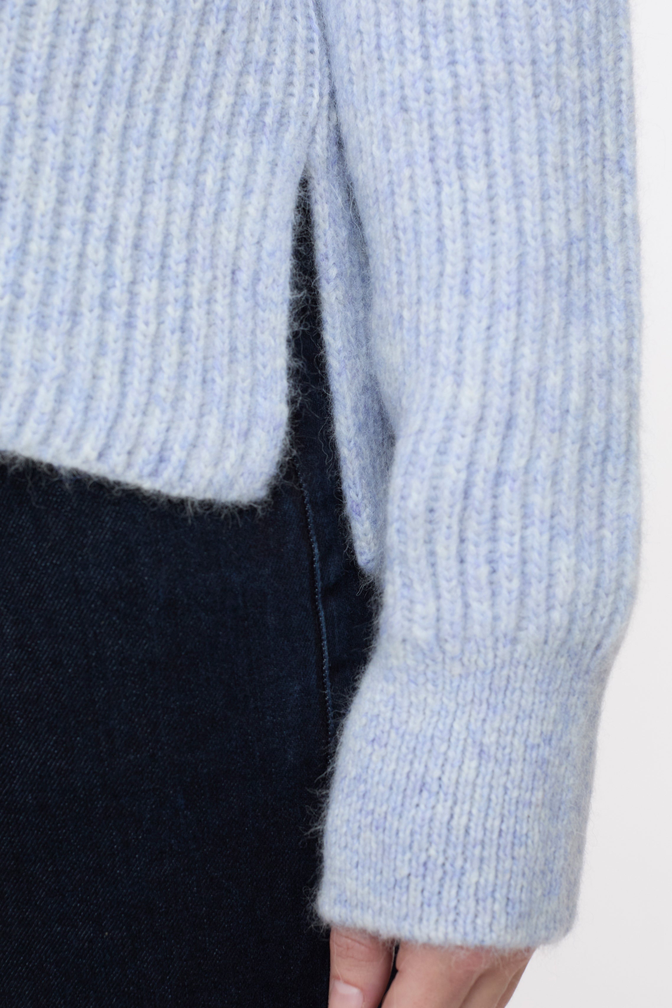 V NECK LONG SLEEVE-Strick & Pullover-Closed-ARCHIVIST