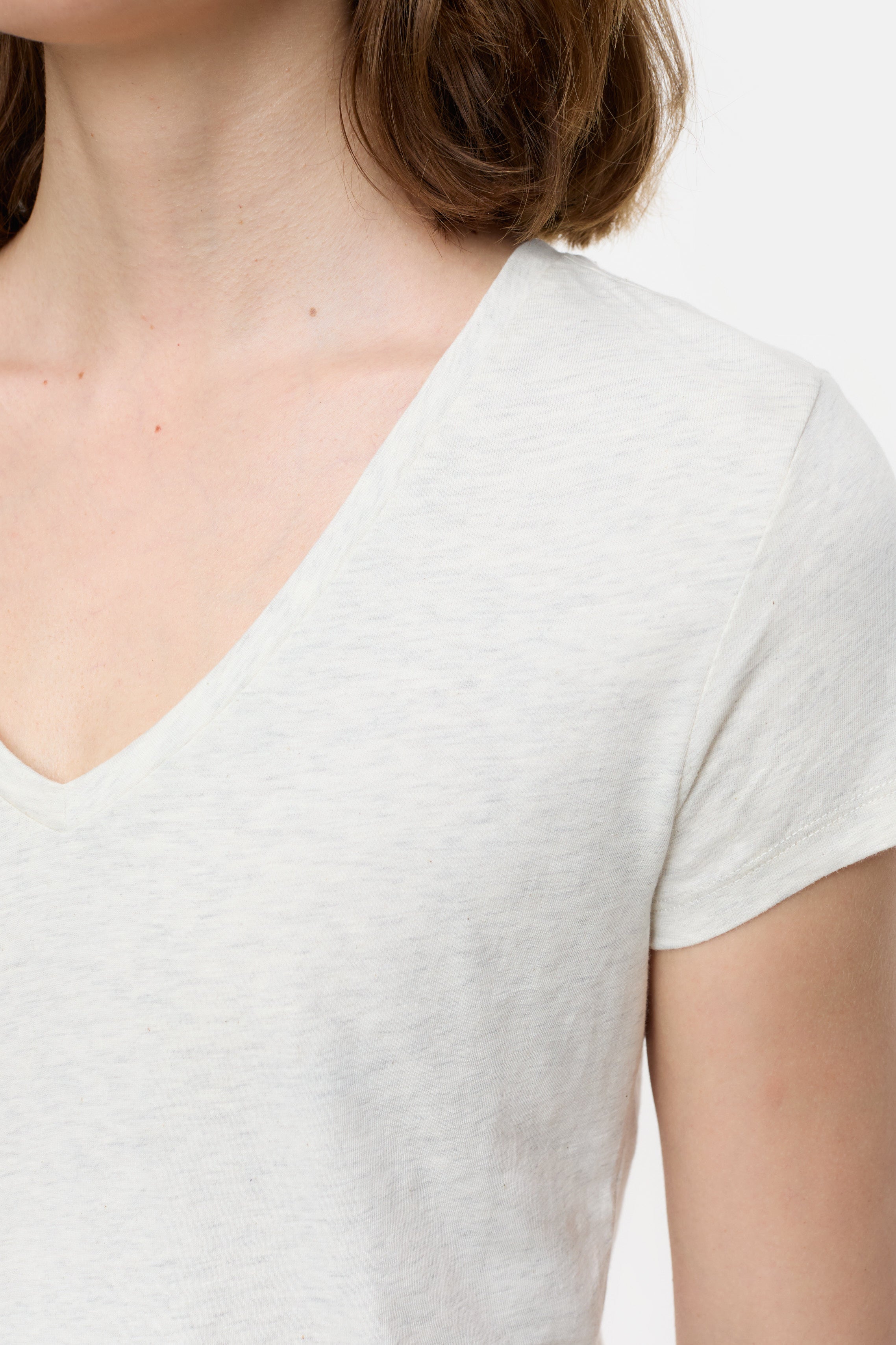 V-NECK T-SHIRT-Shirts-Closed-ARCHIVIST