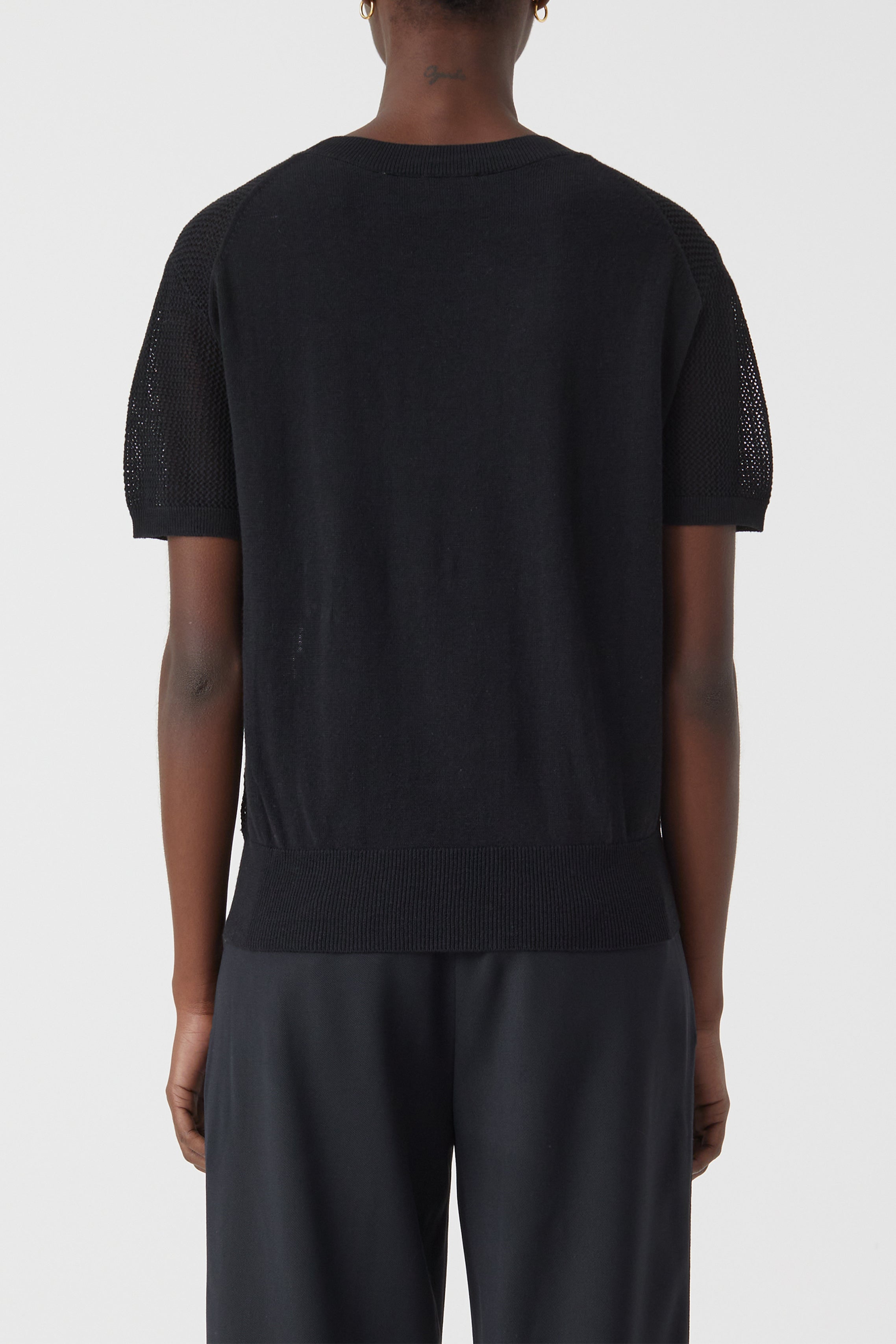 CLOSED-OUTLET-SALE-CREW-NECK-SHORT-SLEEVE-Strick-ARCHIVE-COLLECTION-2.jpg