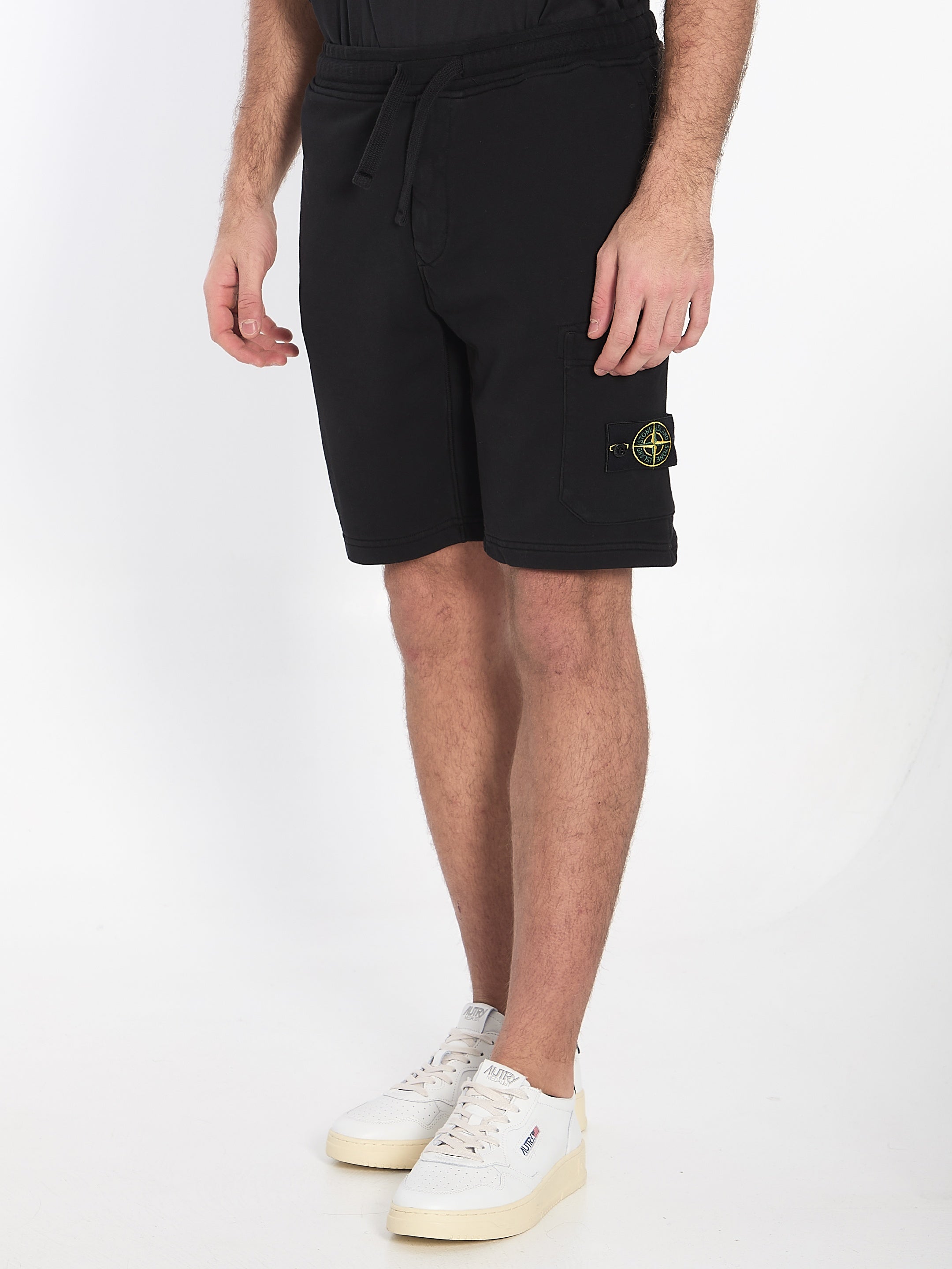 Cargo-bermuda-shorts-Stone-island-designer-outlet-archivist-2_700cb7dd-6116-47ad-9161-73a5799e4d8d.jpg