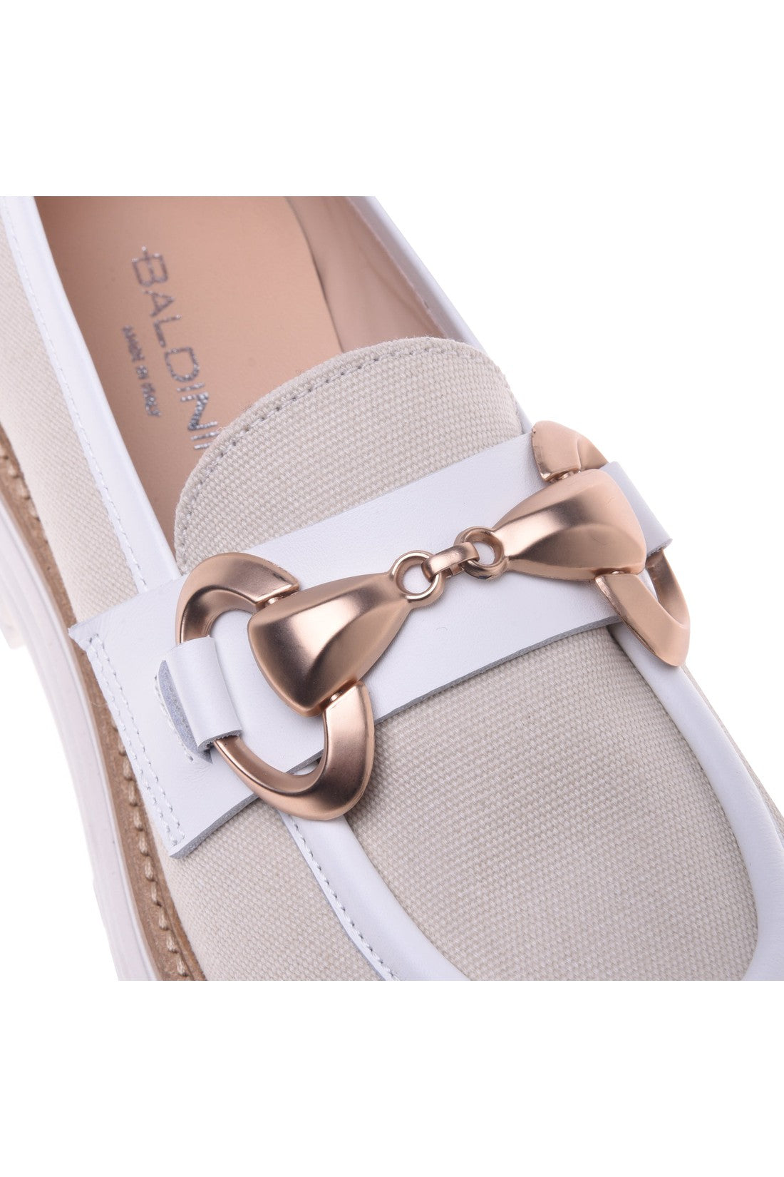 Loafer in white and beige shiny calfskin