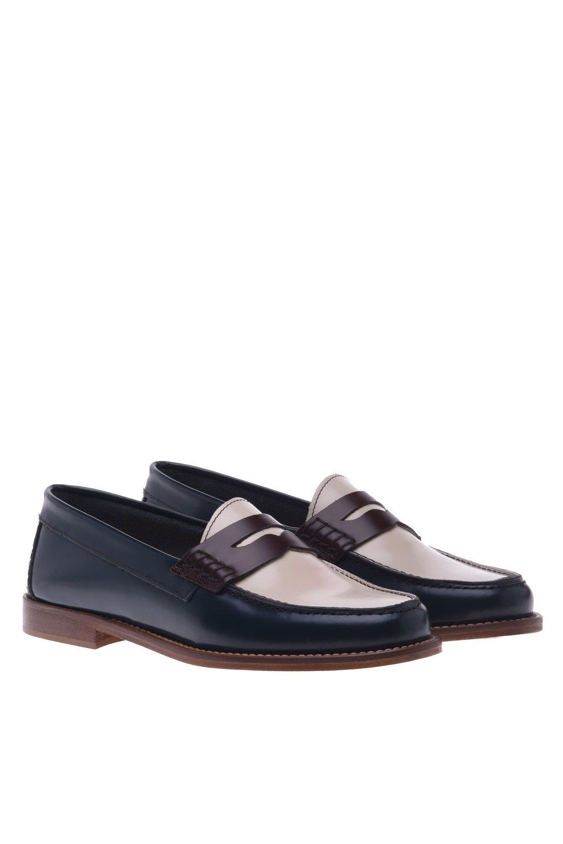 Loafer in green and cream shiny calfskin