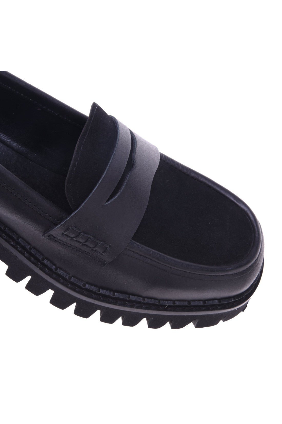 Loafer in black leather and suede