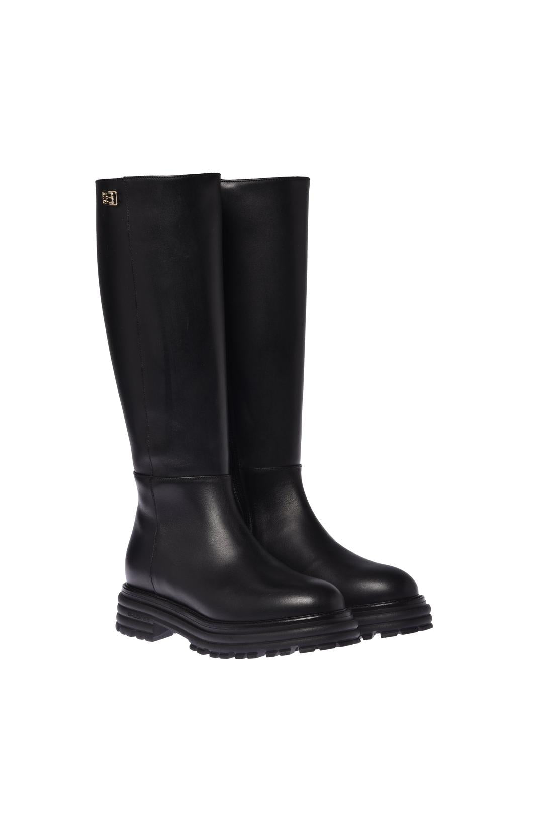 Boots in black leather