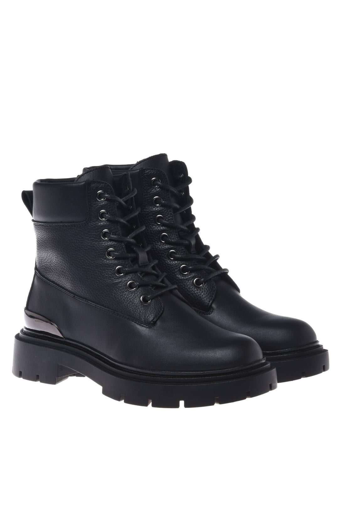 Combat boot in leather black
