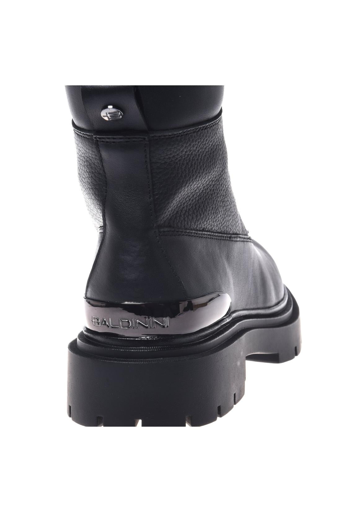 Combat boot in leather black