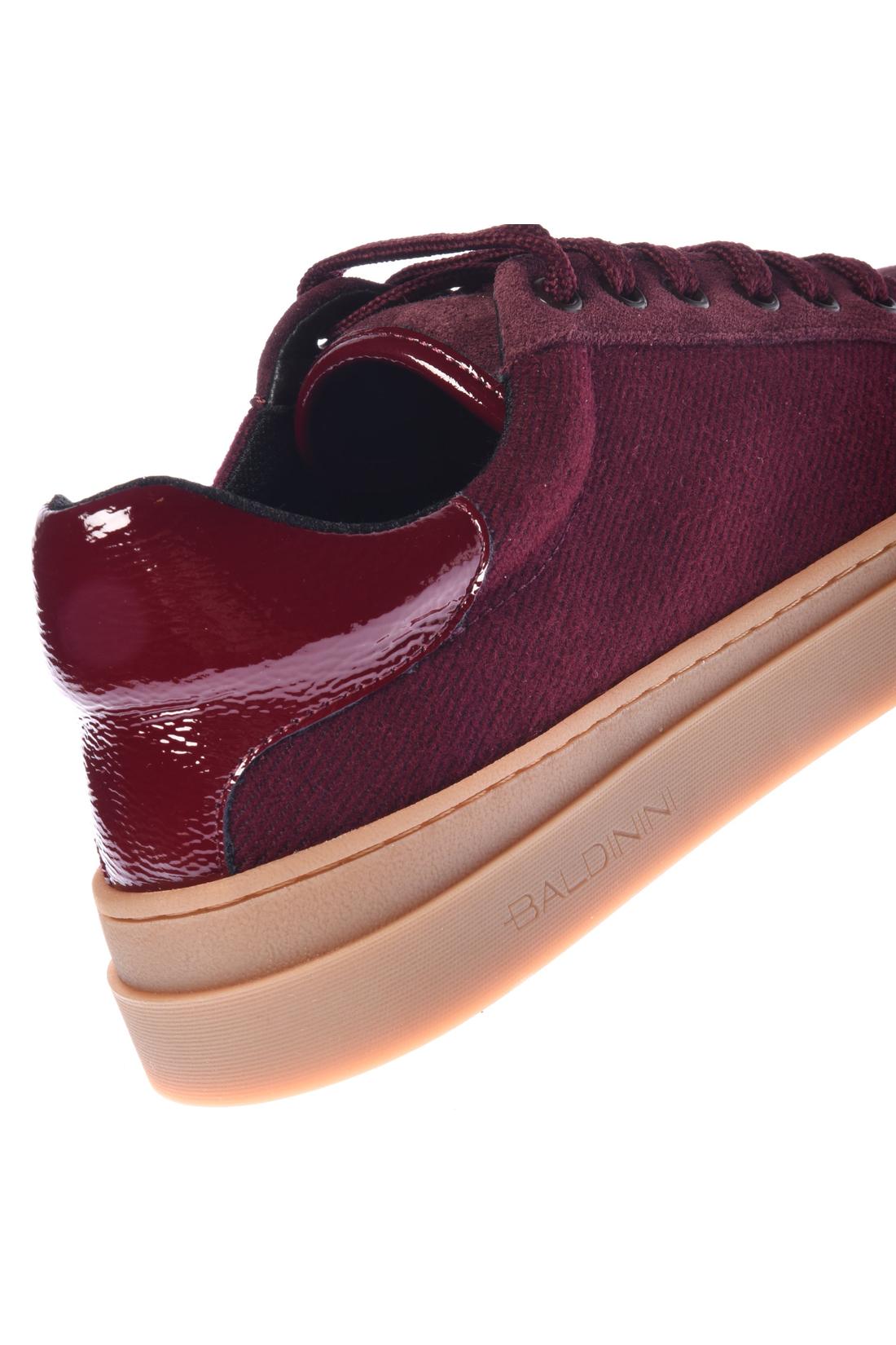 Sneaker in leather and bordeaux naplak