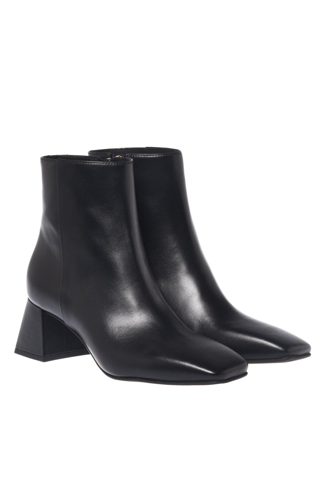 Baldinini-Black leather ankle boots-Stiefel & Stiefeletten-Black-Deal-Outlet-by-ARCHIVIST