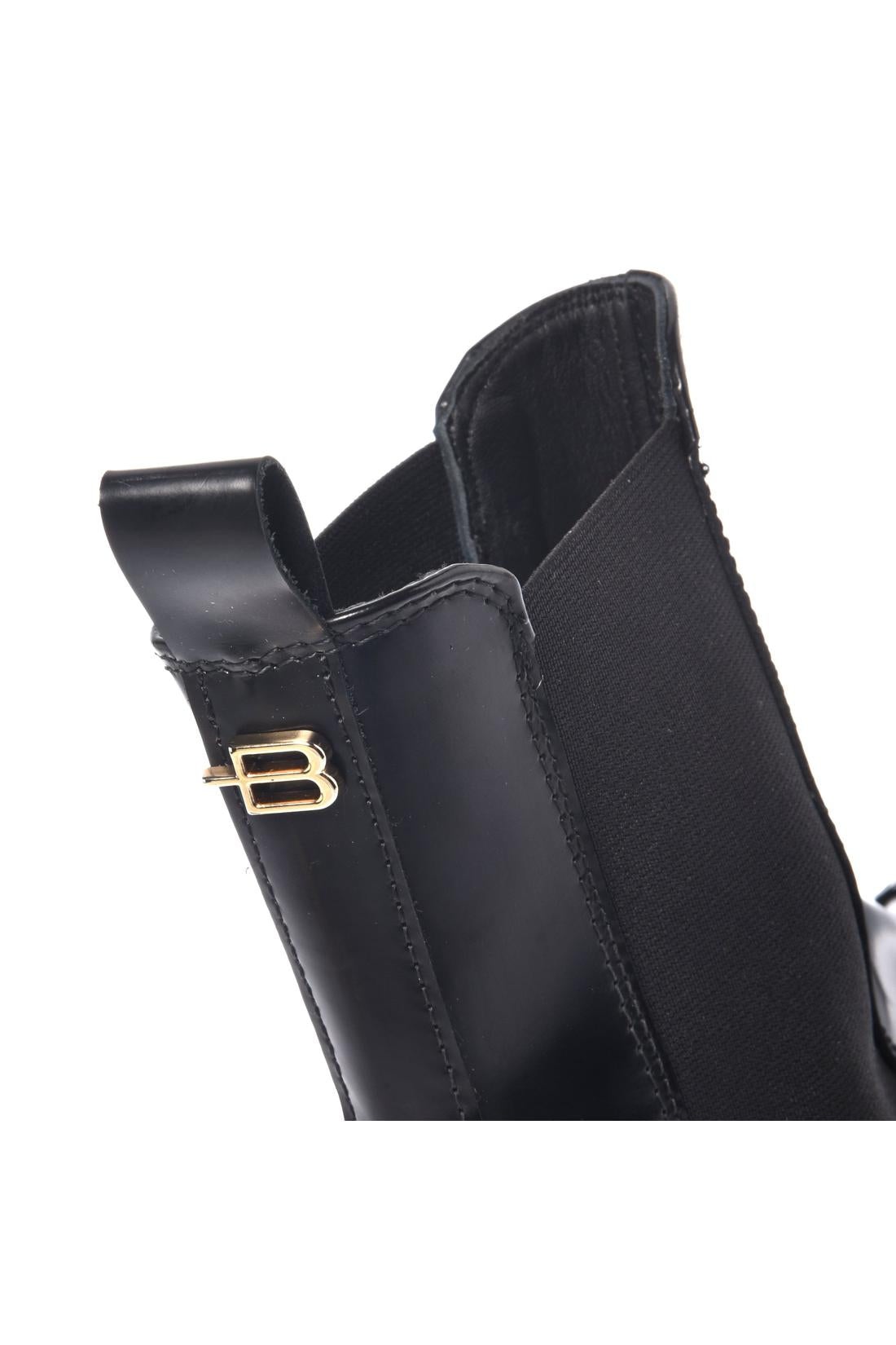 Baldinini-Black brushed leather ankle boots-Stiefel & Stiefeletten-Black-Deal-Outlet-by-ARCHIVIST