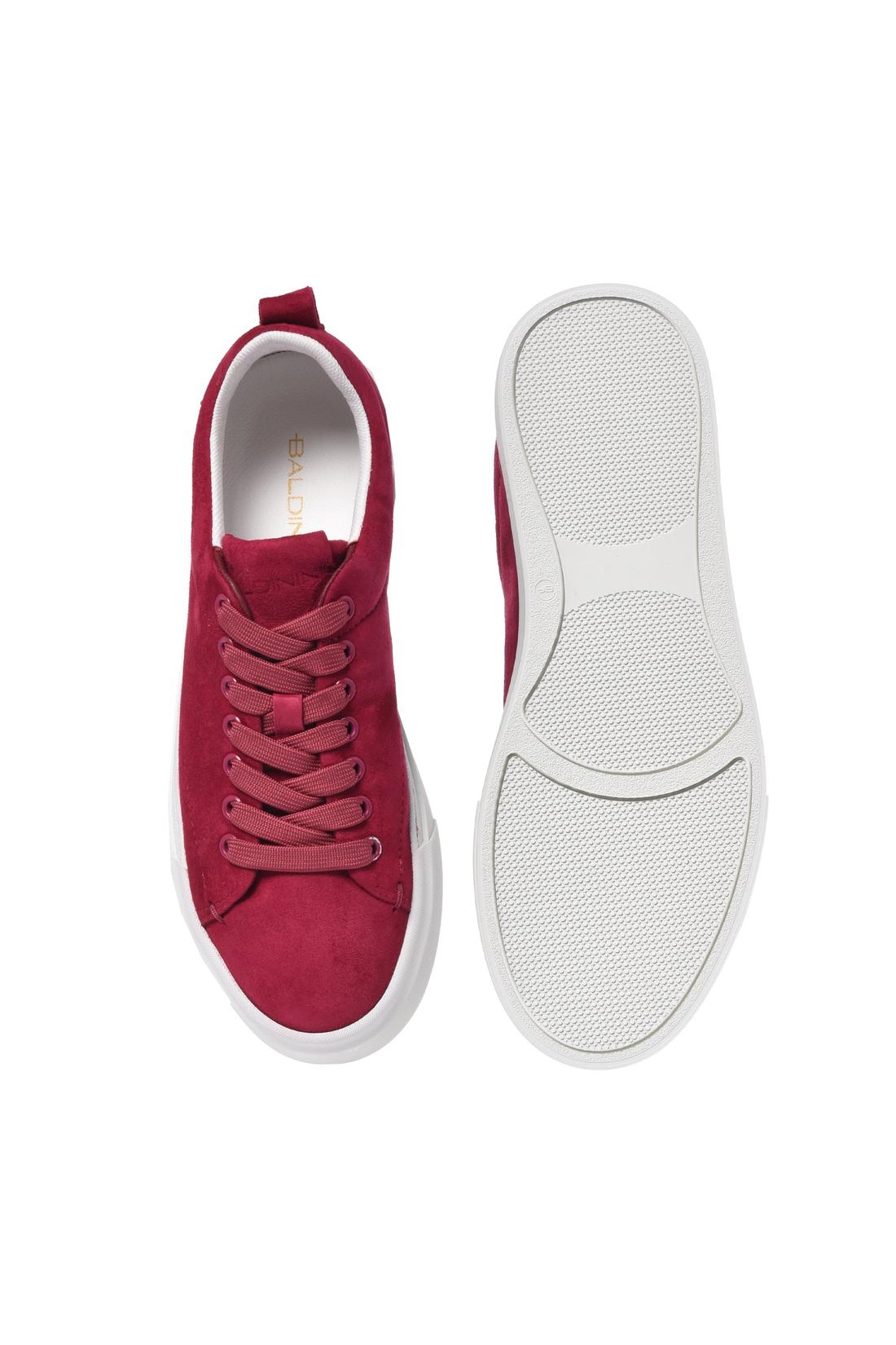 Fuchsia suede sneaker
