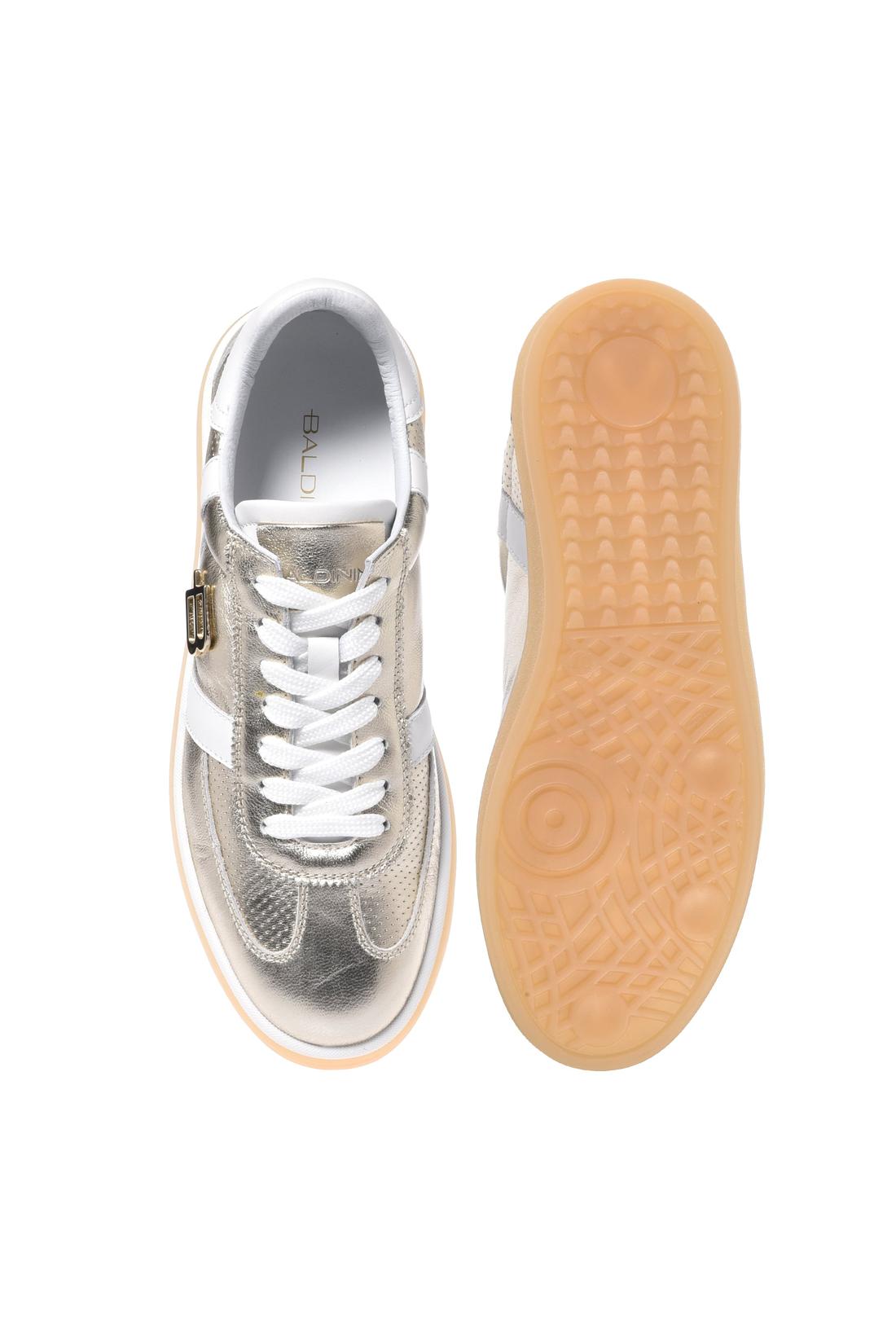 Light gold laminated leather sneaker