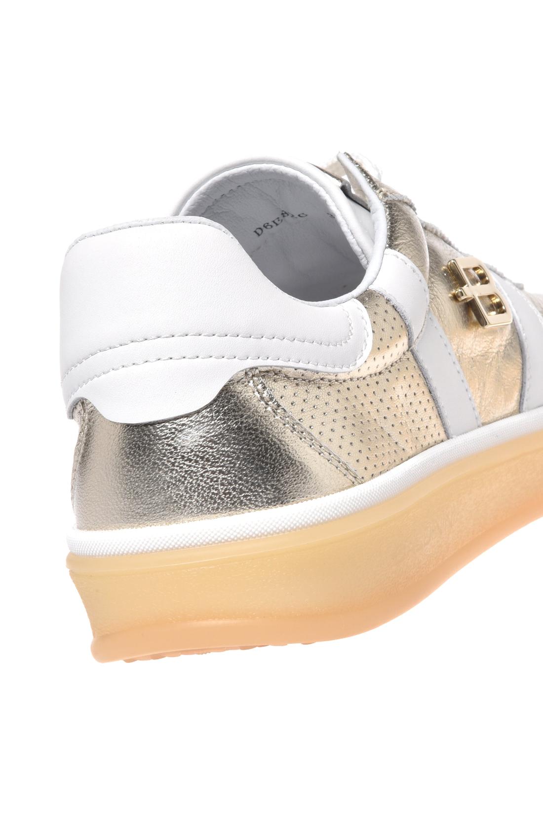 Light gold laminated leather sneaker