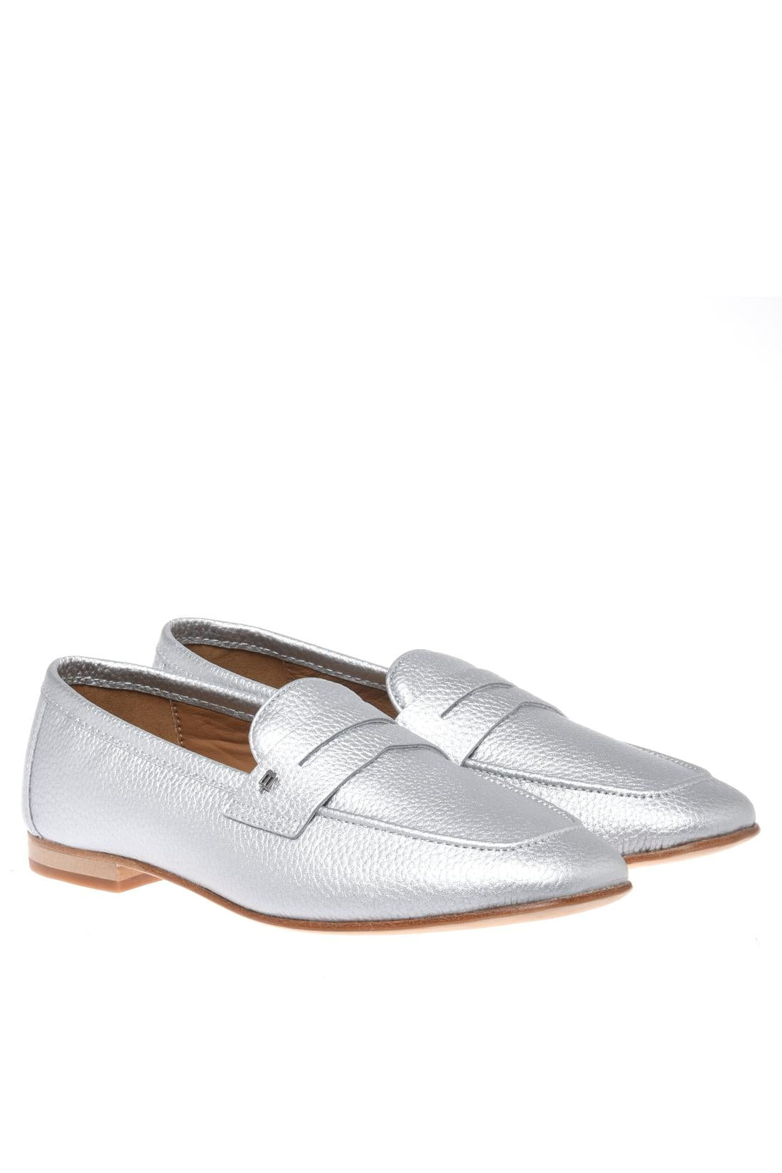 Silver laminated grained leather loafer