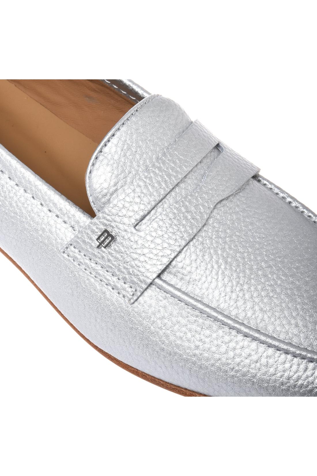 Silver laminated grained leather loafer