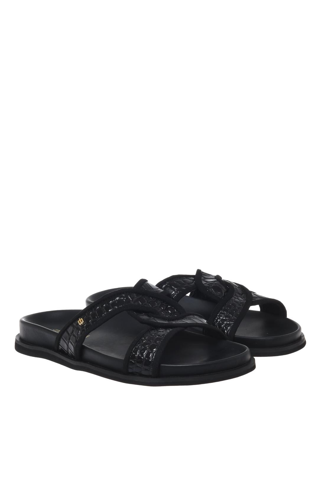 Mule in croc-effect black