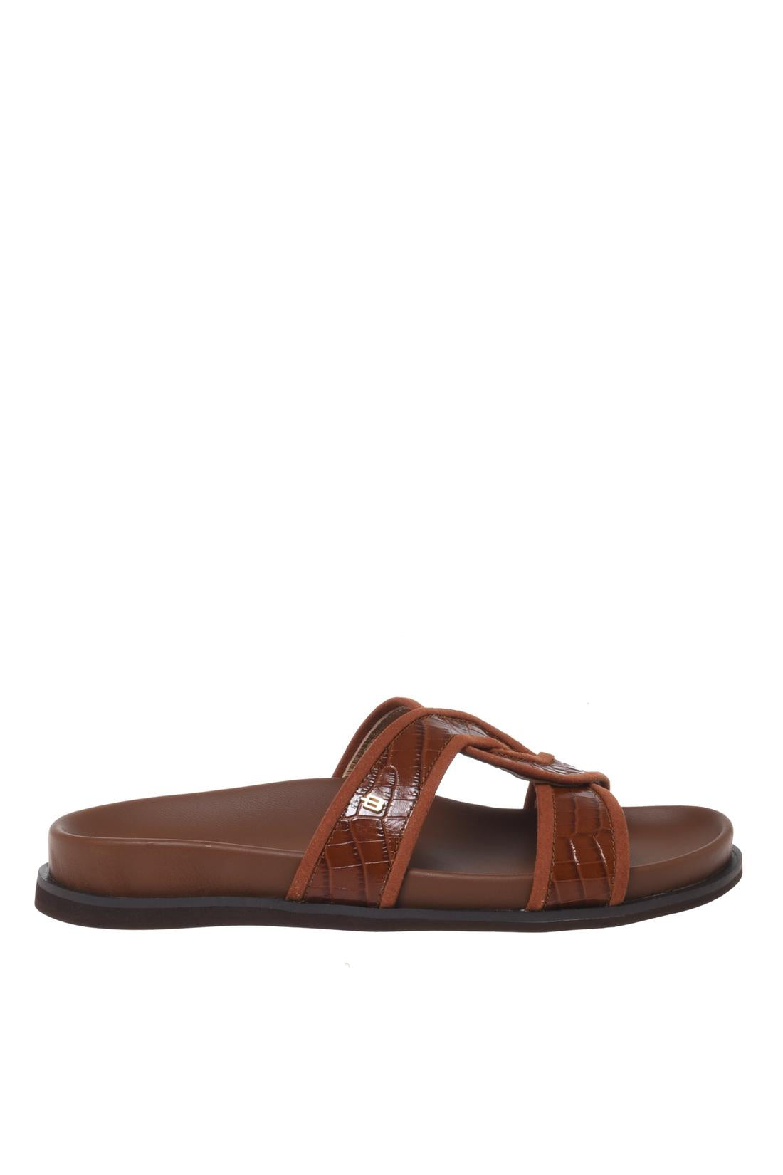 Mule in croc-effect tan