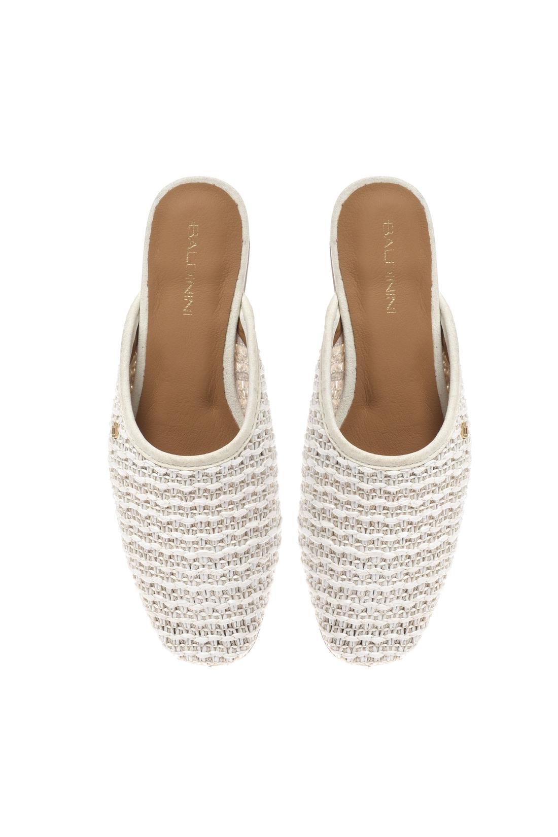 Off‑white raffia sabot