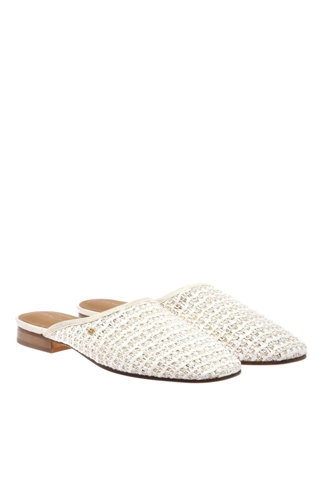 Off‑white raffia sabot