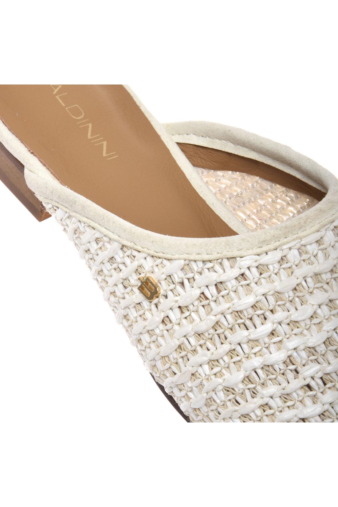 Off‑white raffia sabot