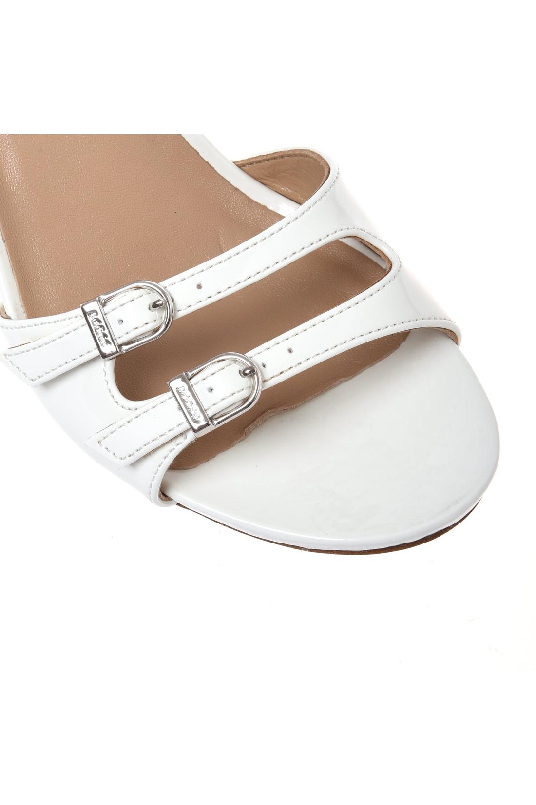 Sandal in patent leather white