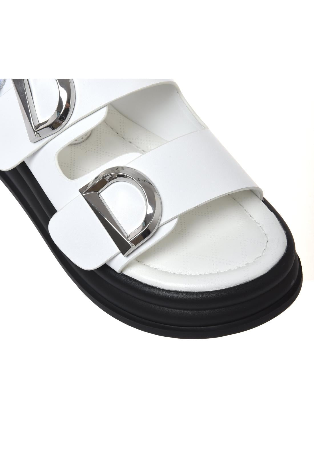Sandal in leather white