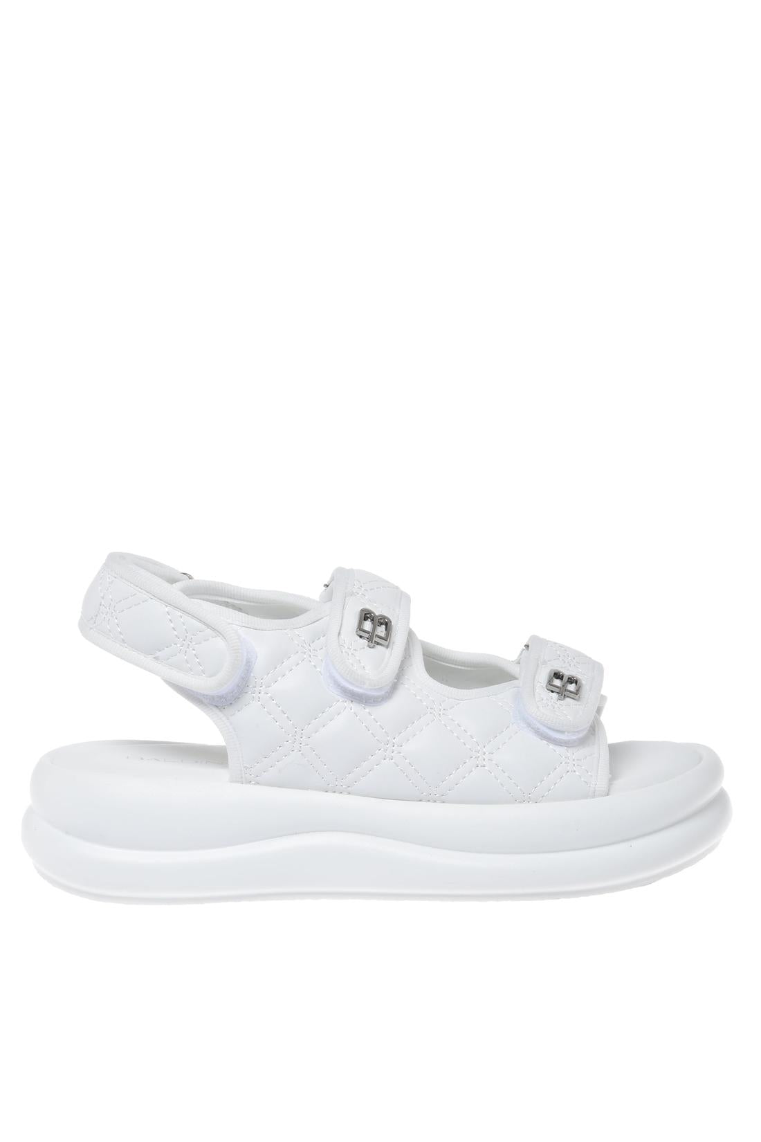 Sandal in white quilted faux leather