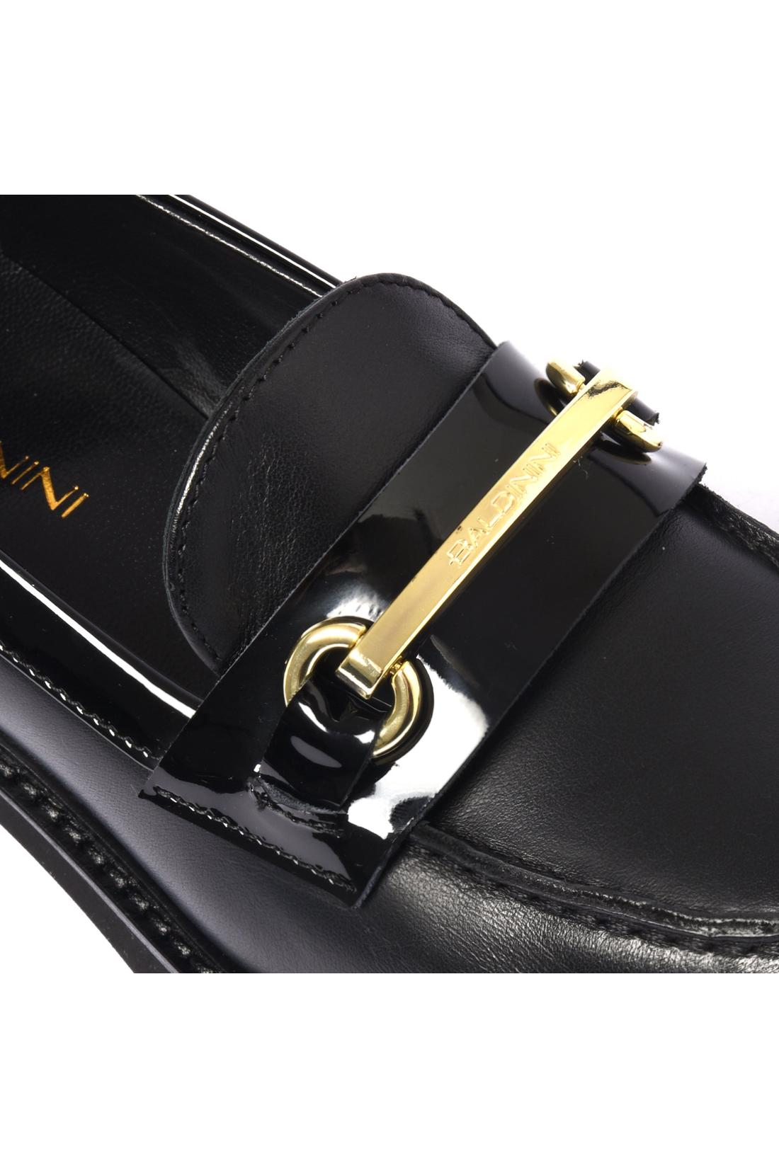 Black leather and patent leather heeled loafer