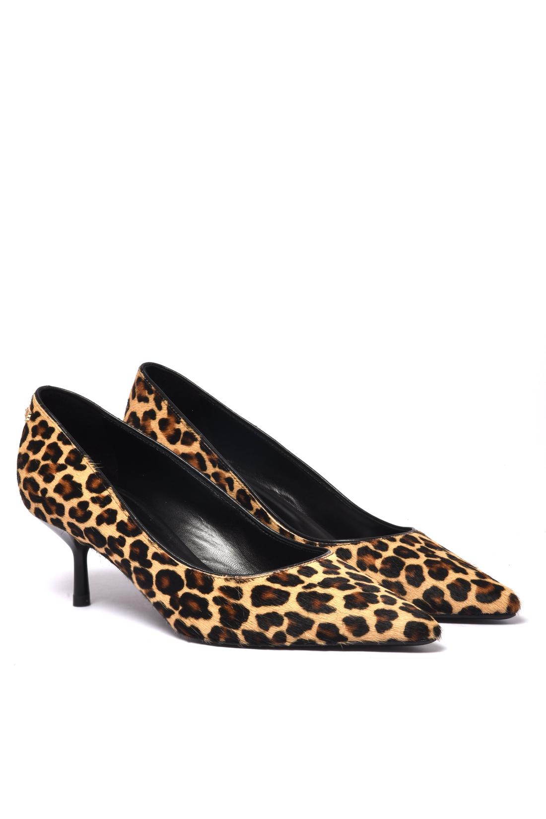 Leopard-print suede pump