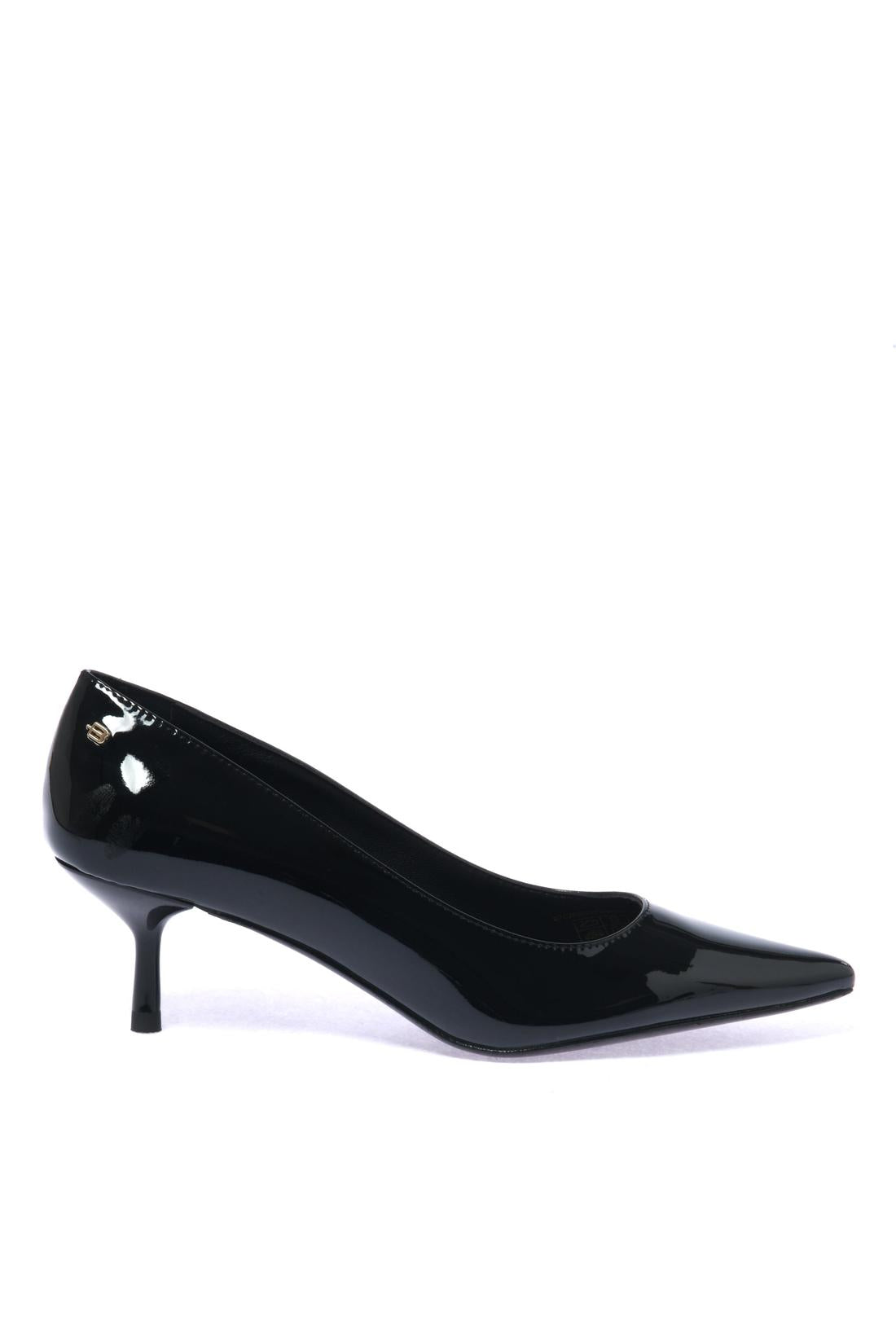 Patent leather pumps black