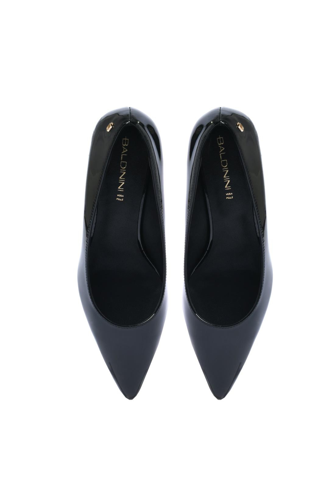 Patent leather pumps black