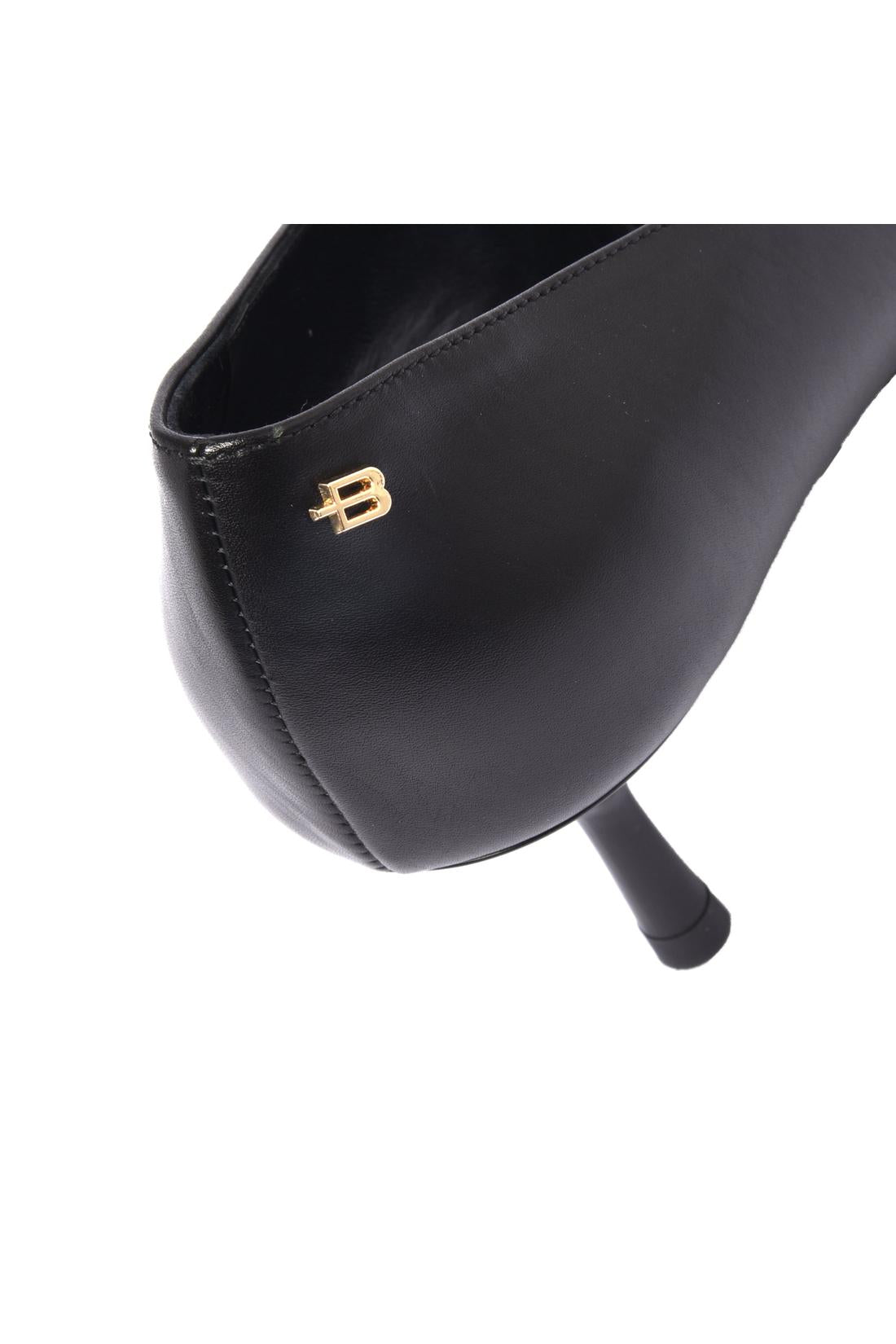 Pump in leather black