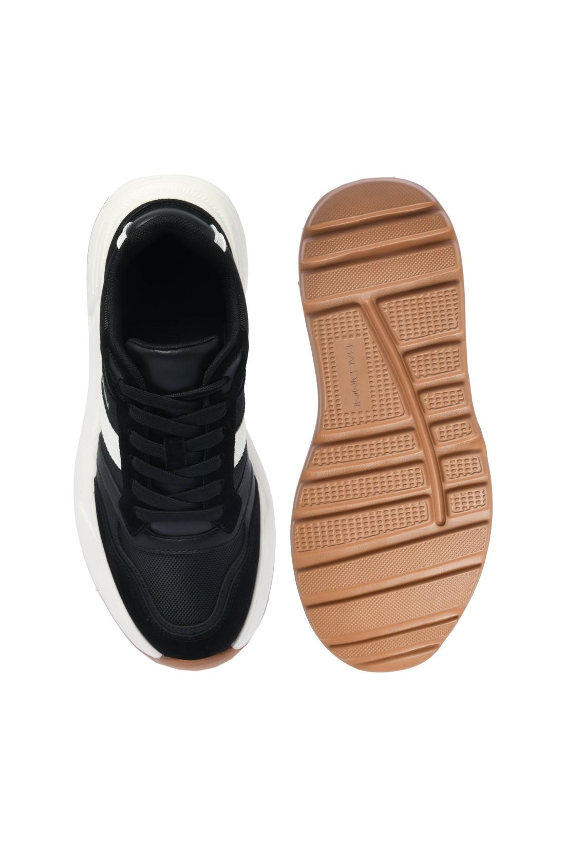 Sneaker in black suede and fabric