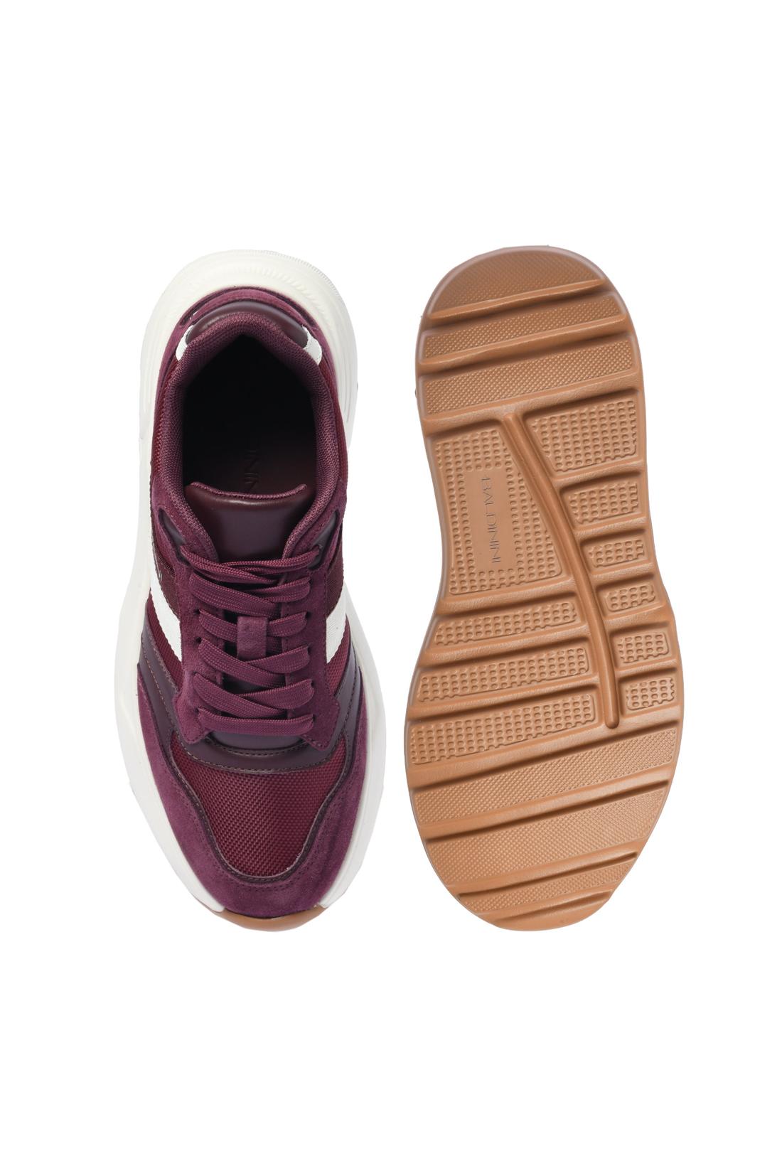 Sneaker in burgundy suede and fabric