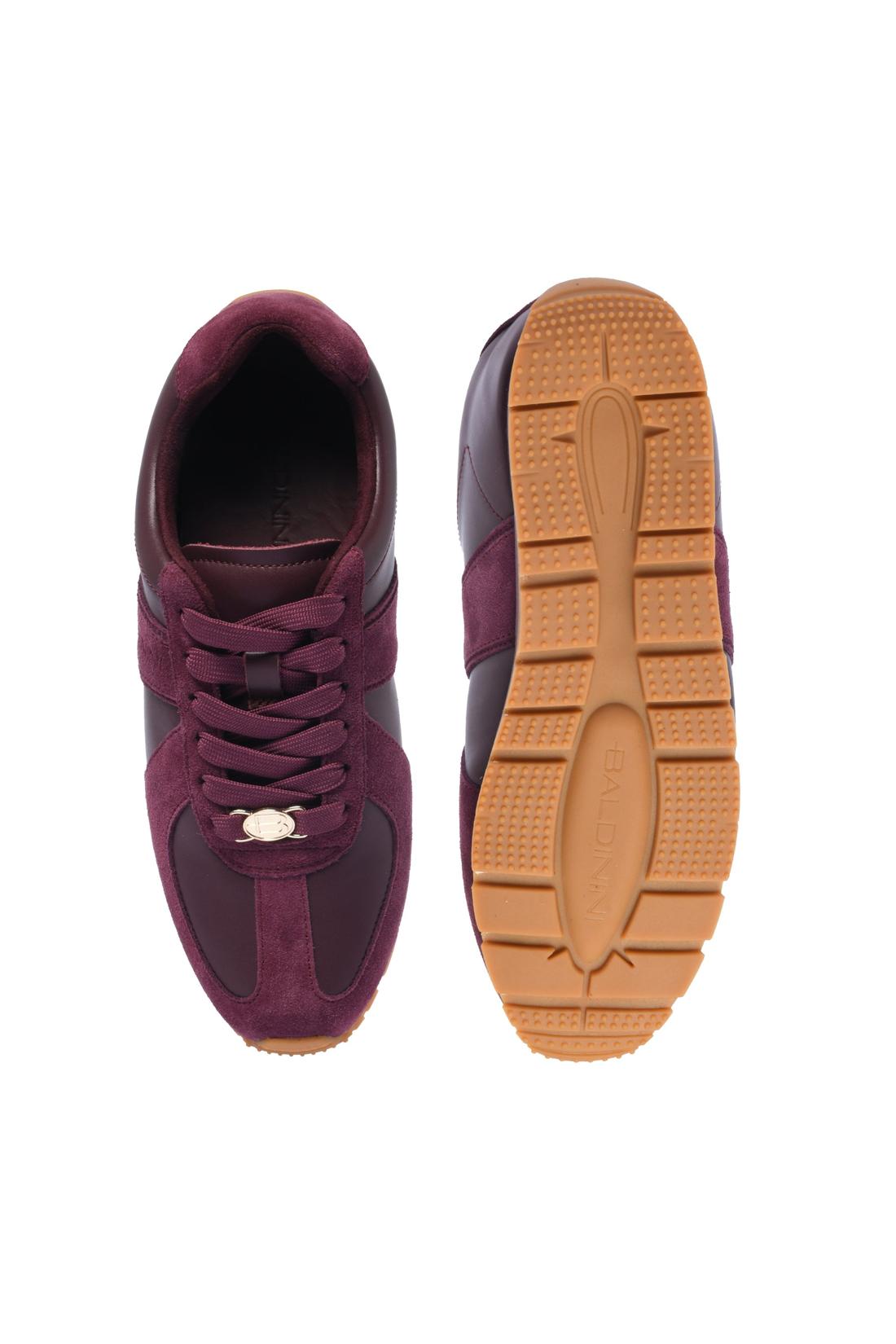 Sneaker in burgundy leather and suede