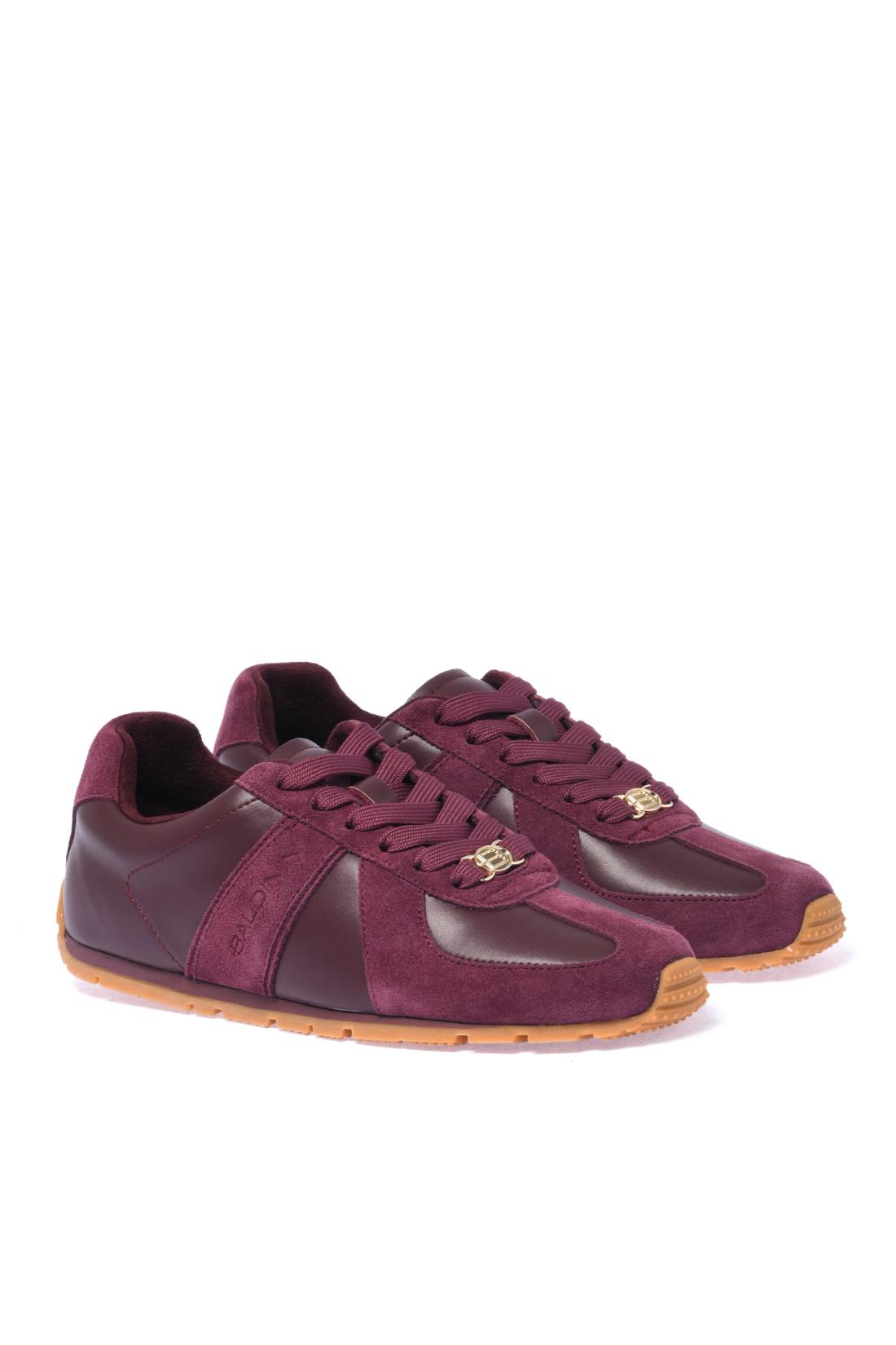 Sneaker in burgundy leather and suede