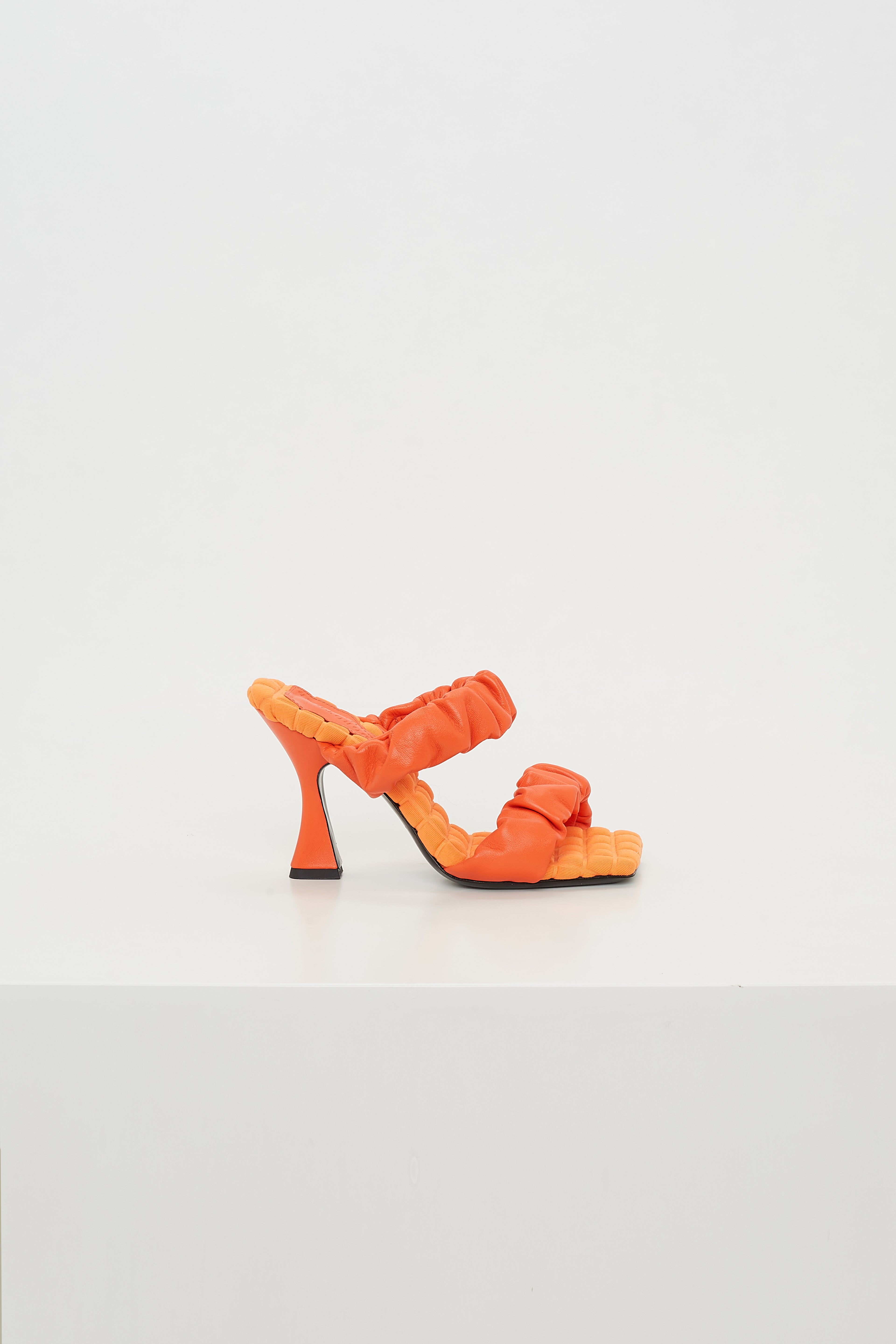 Dorothee-Schumacher-OUTLET-SALE-SPORTY-FEMININITY-sandal-heeled-Sandalen-ARCHIVE-COLLECTION-2.jpg