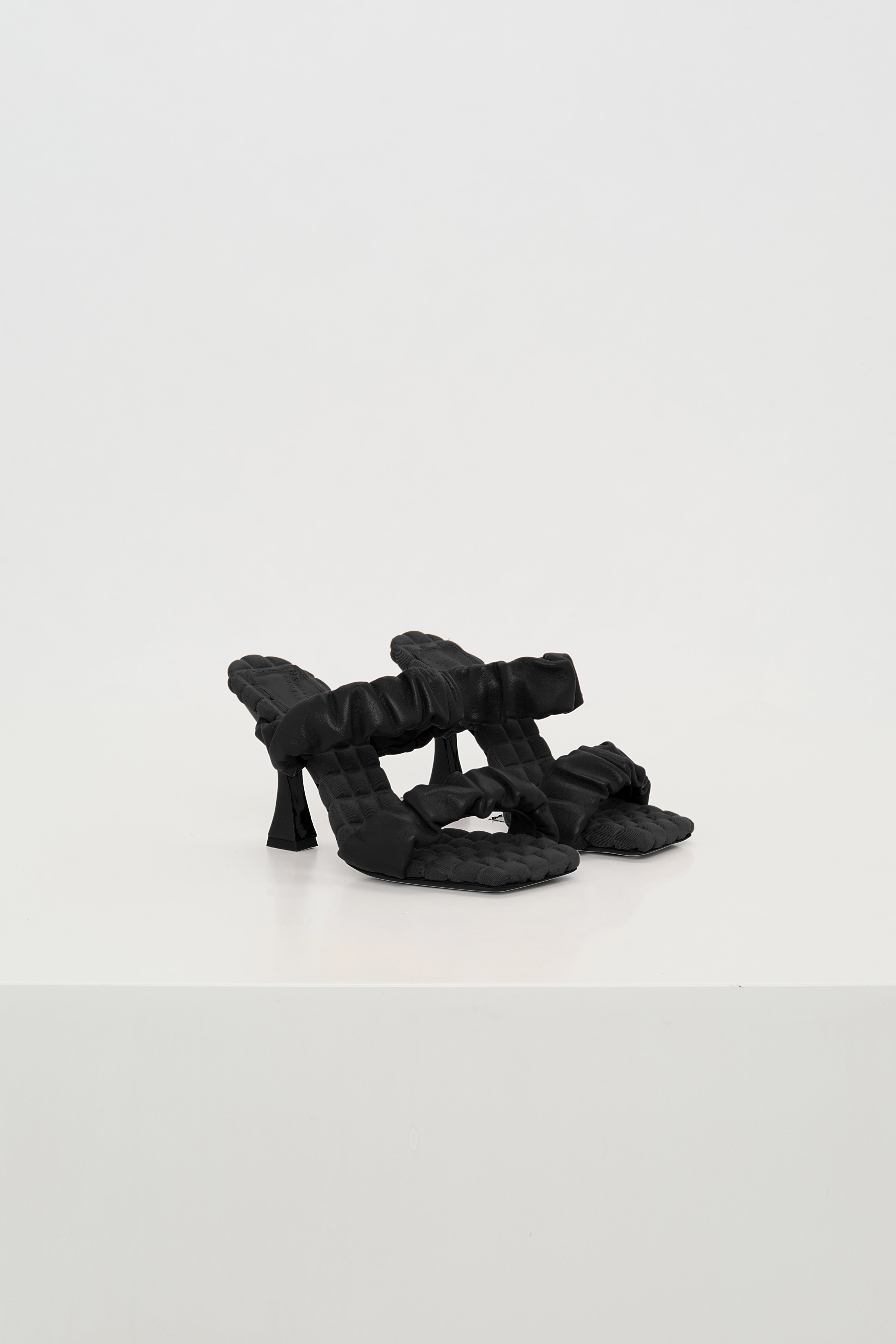 Dorothee-Schumacher-OUTLET-SALE-SPORTY-FEMININITY-sandal-heeled-Sandalen-ARCHIVE-COLLECTION_f6a165a1-3cfd-4095-ae08-ced055c49baa.jpg