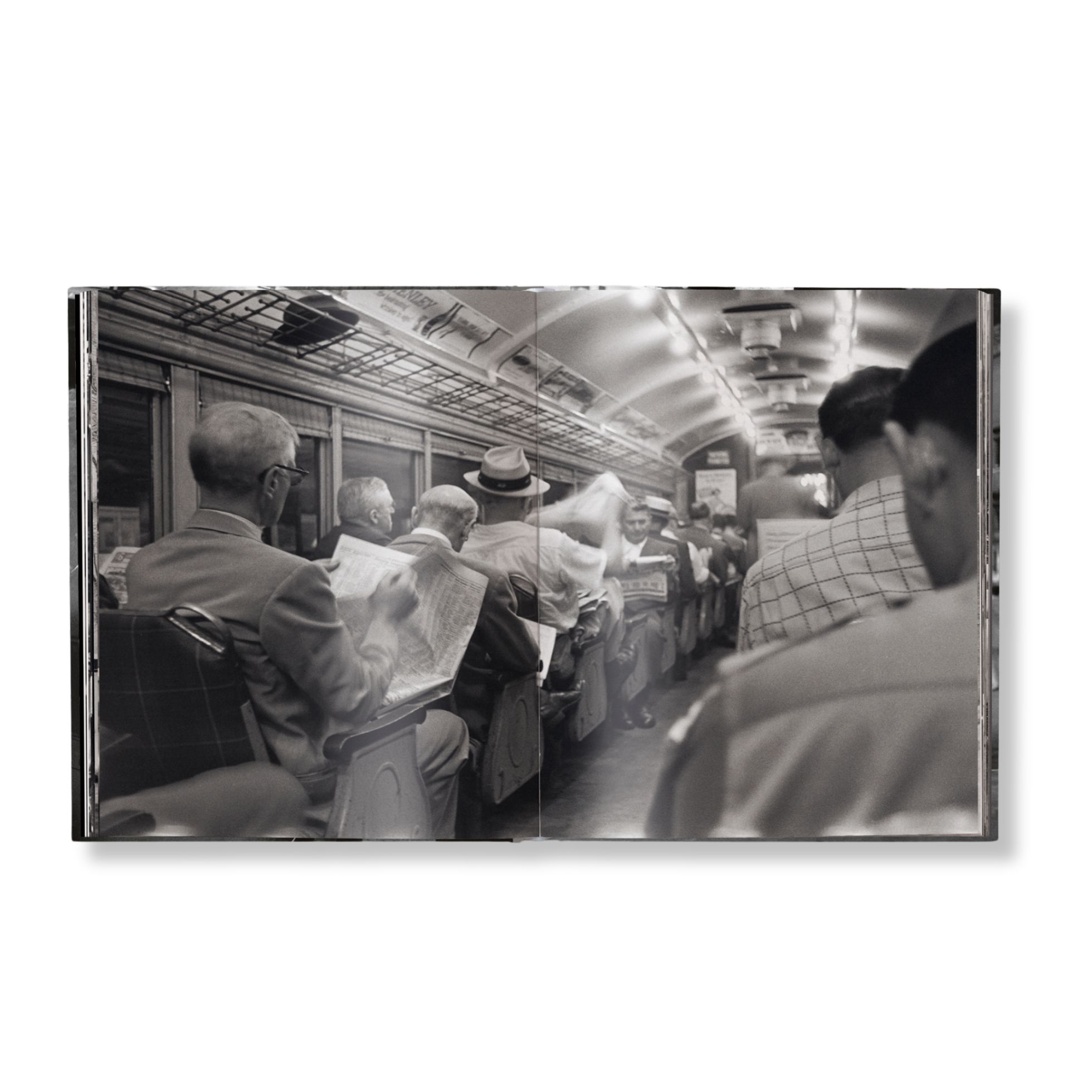 Gestalten Eu Shop-Elliott Erwitt’s New York-Book-Black-Deal-Outlet-by-ARCHIVIST