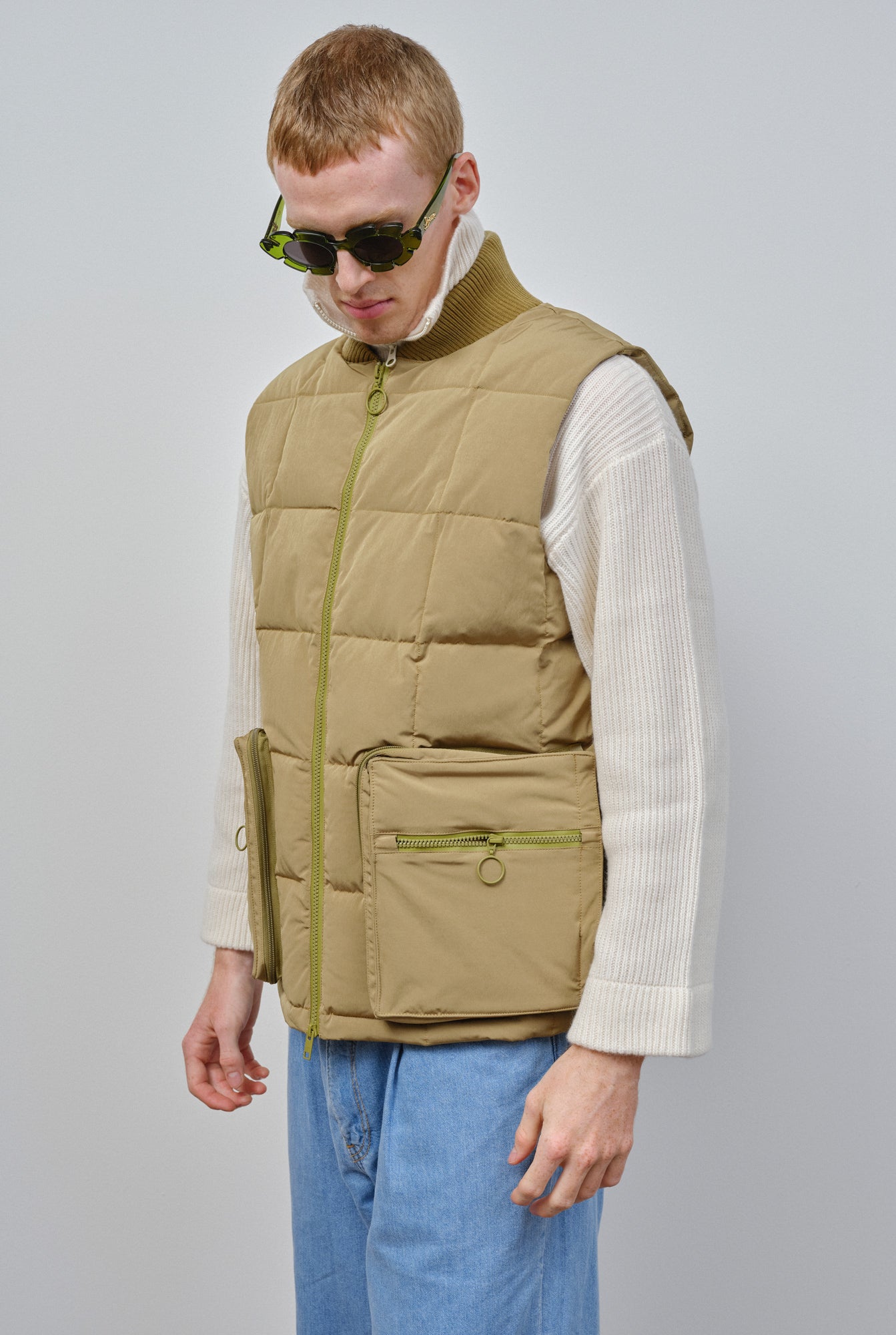 Embassy-of-Bricks-and-Logs-OUTLET-SALE-WARWICK-PUFFER-VEST-Jacken-Mantel-ARCHIVE-COLLECTION-3_173fbafc-b301-4b07-b4e4-46fc5870acf9.jpg