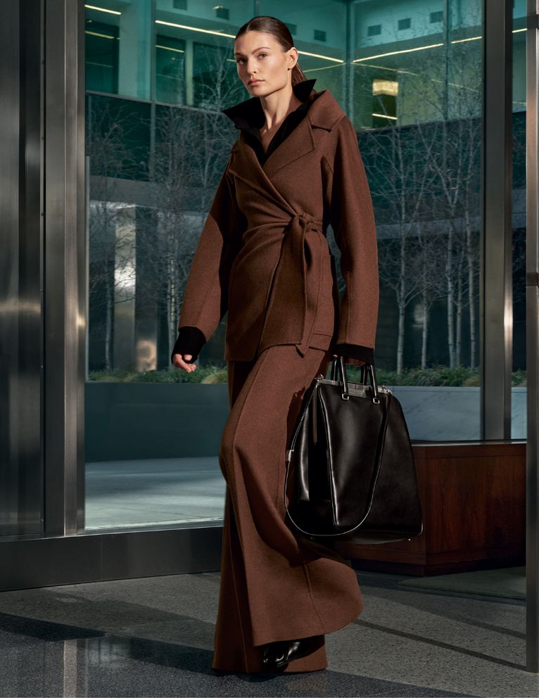 FW24---MAX-MARA---ADV---IMAGES---LOW---RGB---JPEG---300-DPI---A.jpg