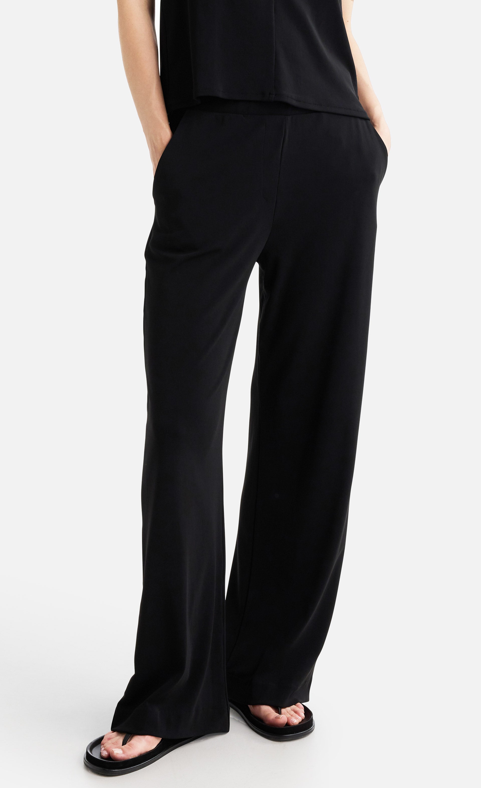 Iheart-Abigelia-Hosen-Black-Deal-Outlet-by-ARCHIVIST