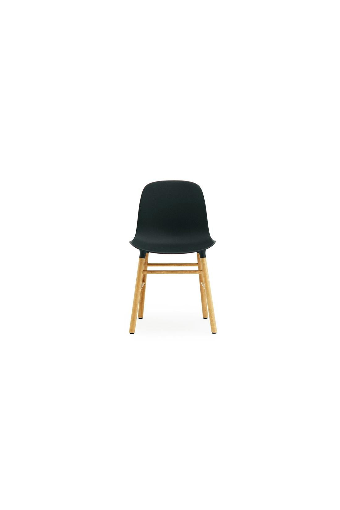 Normann Copenhagen-OUTLET-SALE-Form Stuhl mit Holzgestell-ARCHIVIST