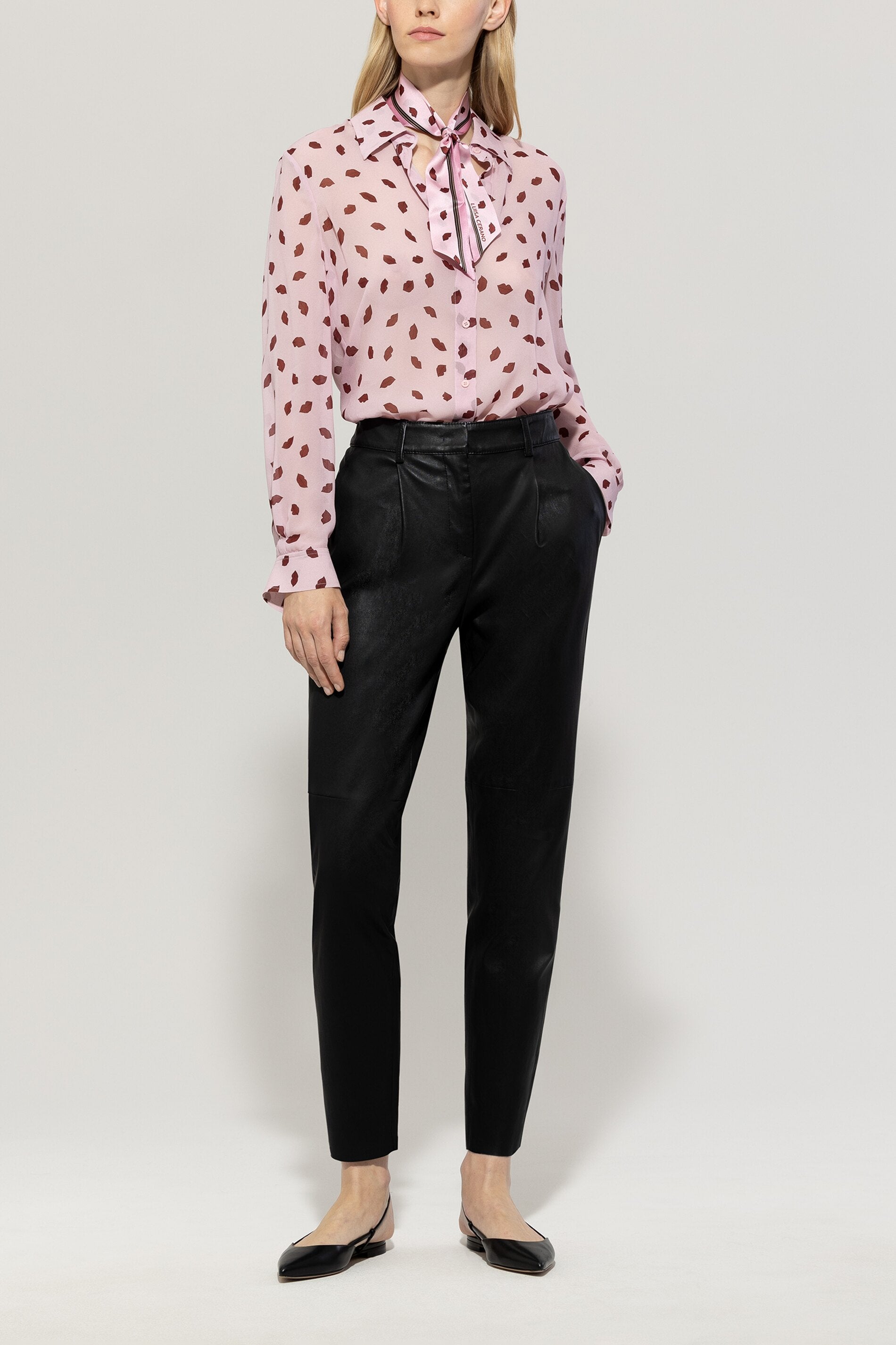 Luisa Cerano-Hemdbluse mit Lips-Print-Hemden & Blusen-Black-Deal-Outlet-by-ARCHIVIST