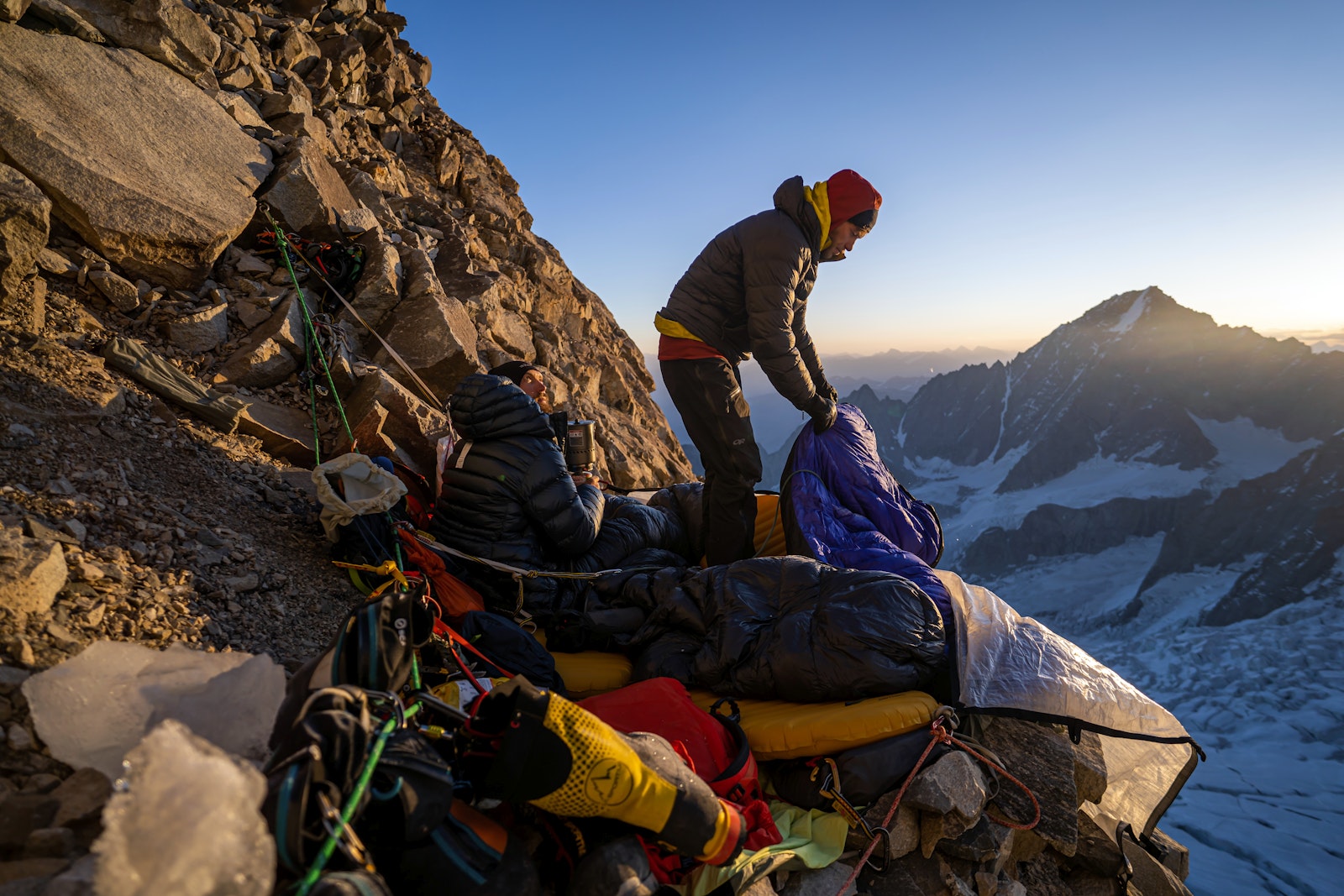 Gestalten Eu Shop-Call of the Mountains-Book-Black-Deal-Outlet-by-ARCHIVIST