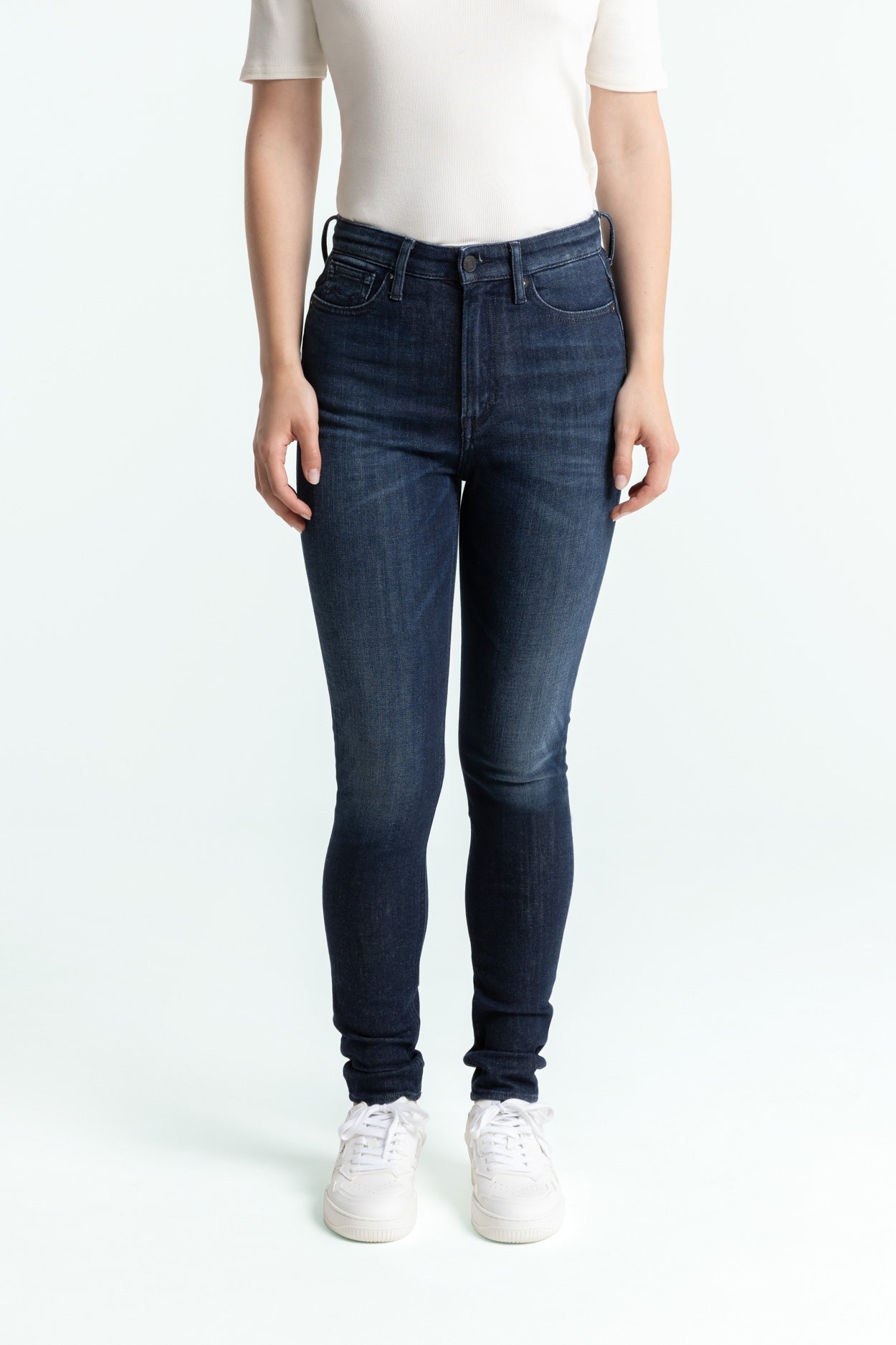 Kings Of Indigo-CHRISTINA HIGH | GORBI BLUE WORN-Jeans-Black-Deal-Outlet-by-ARCHIVIST