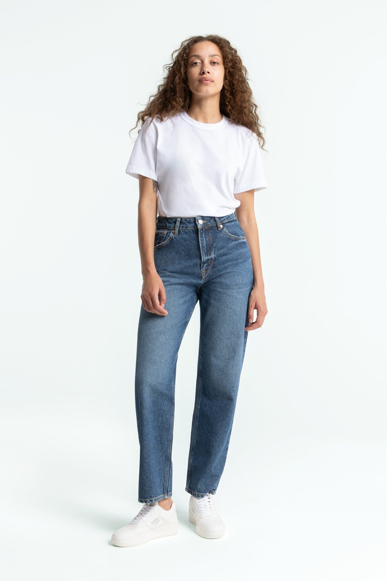 Kings Of Indigo-ALICE | ECO RECYCLED DARK USED-Jeans-Black-Deal-Outlet-by-ARCHIVIST