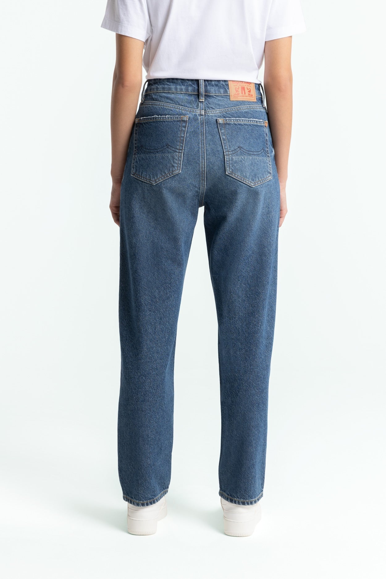 Kings Of Indigo-ALICE | ECO RECYCLED DARK USED-Jeans-Black-Deal-Outlet-by-ARCHIVIST